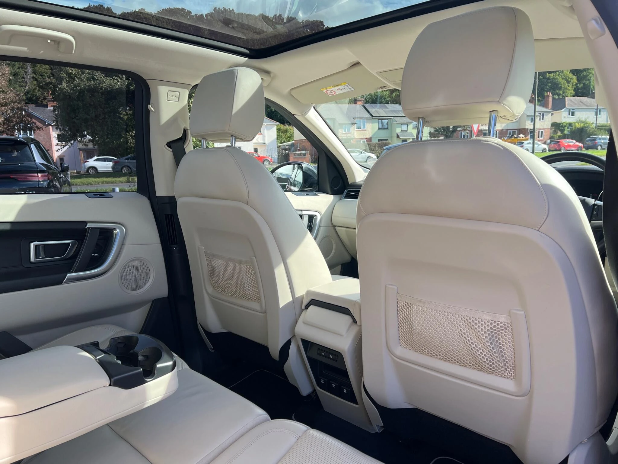 Vehicle image 18