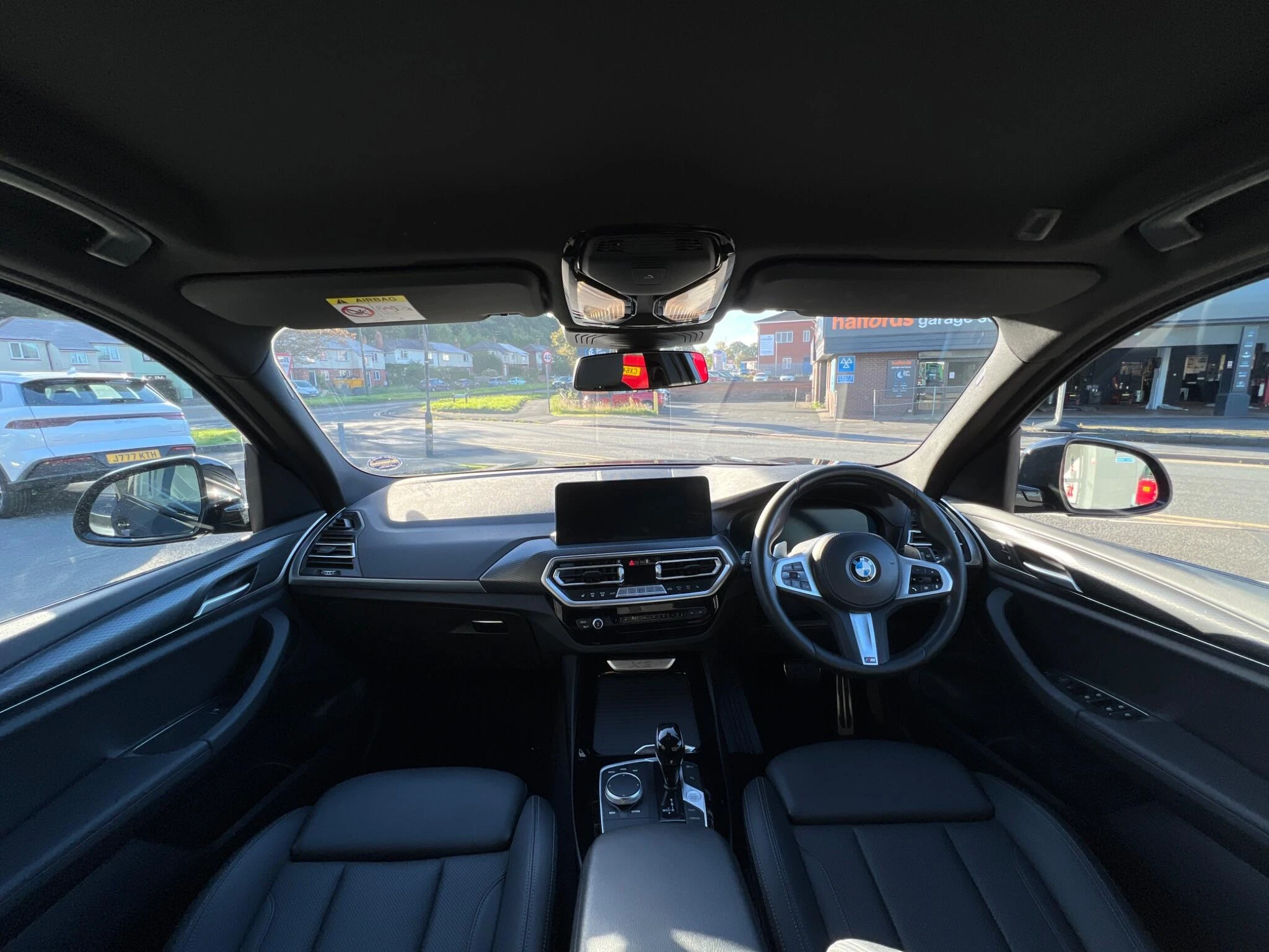 Vehicle image 15