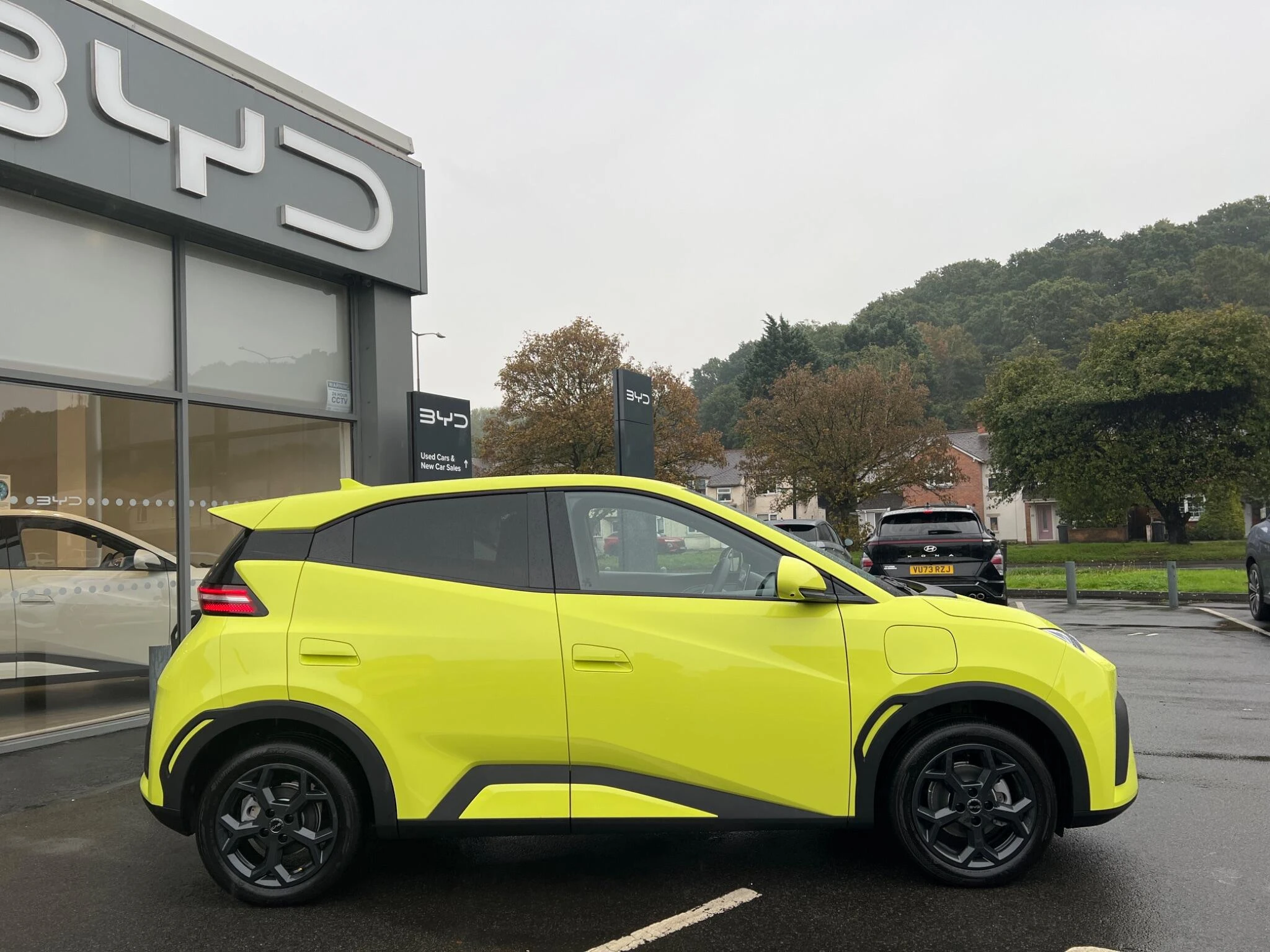 Vehicle image 14
