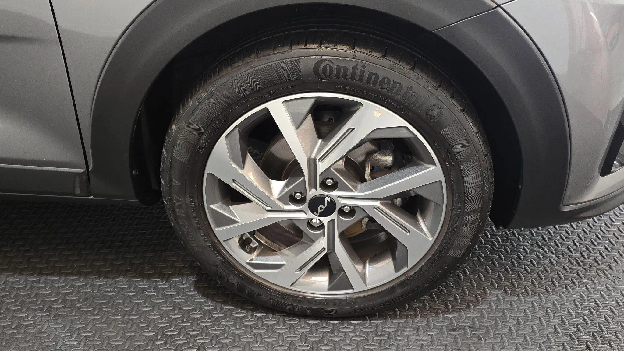 Vehicle image 30