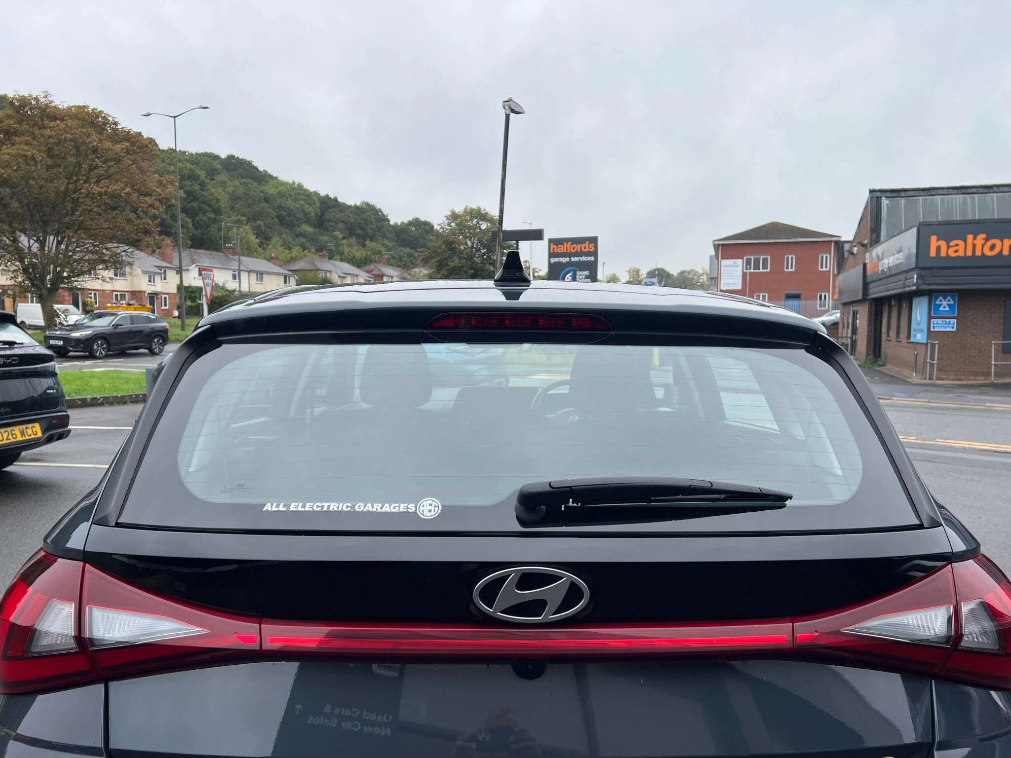 Vehicle image 10