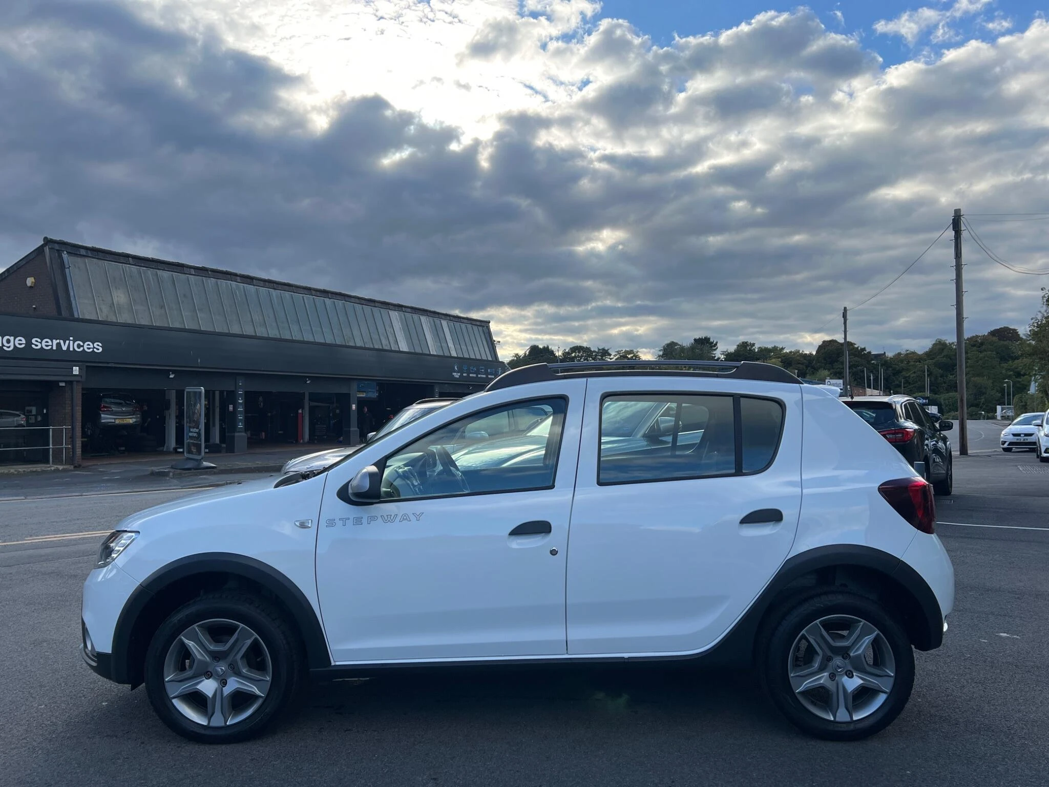 Vehicle image 11