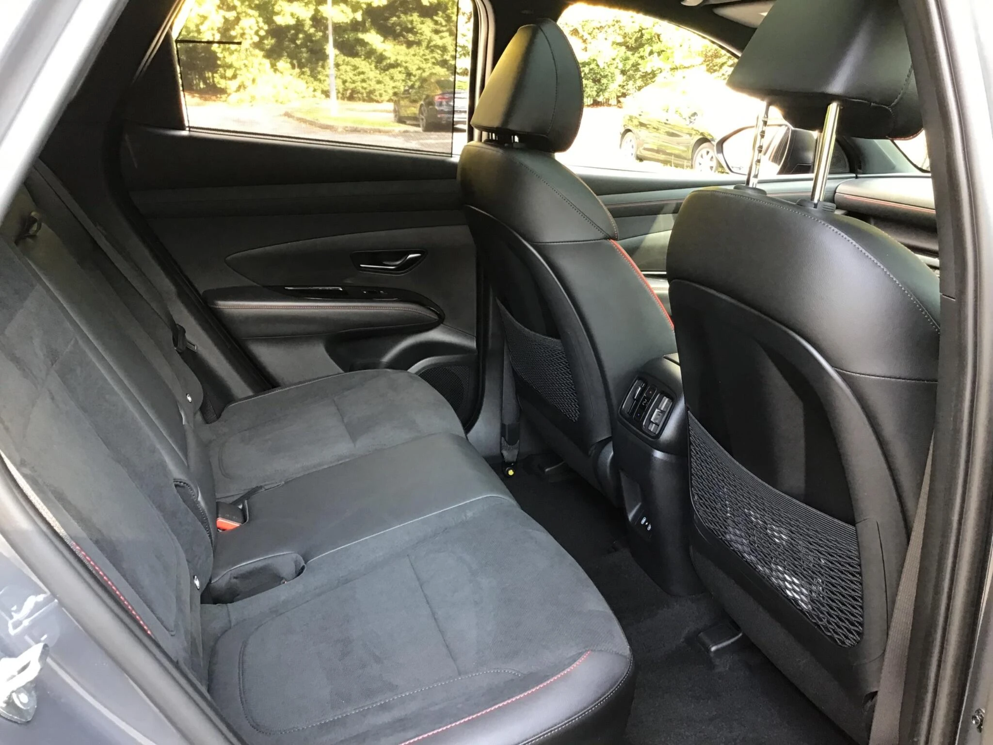 Vehicle image 32