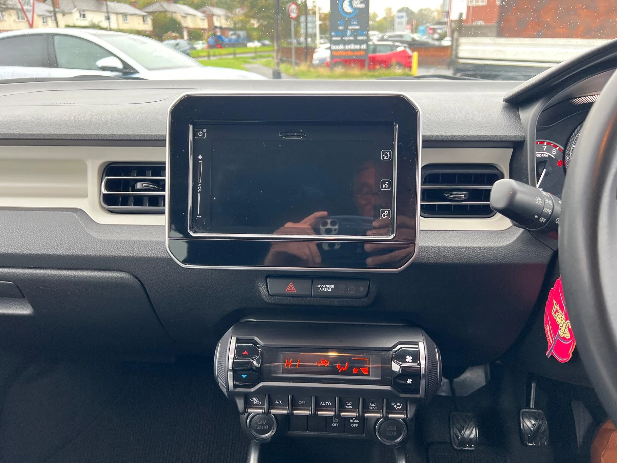Vehicle image 24