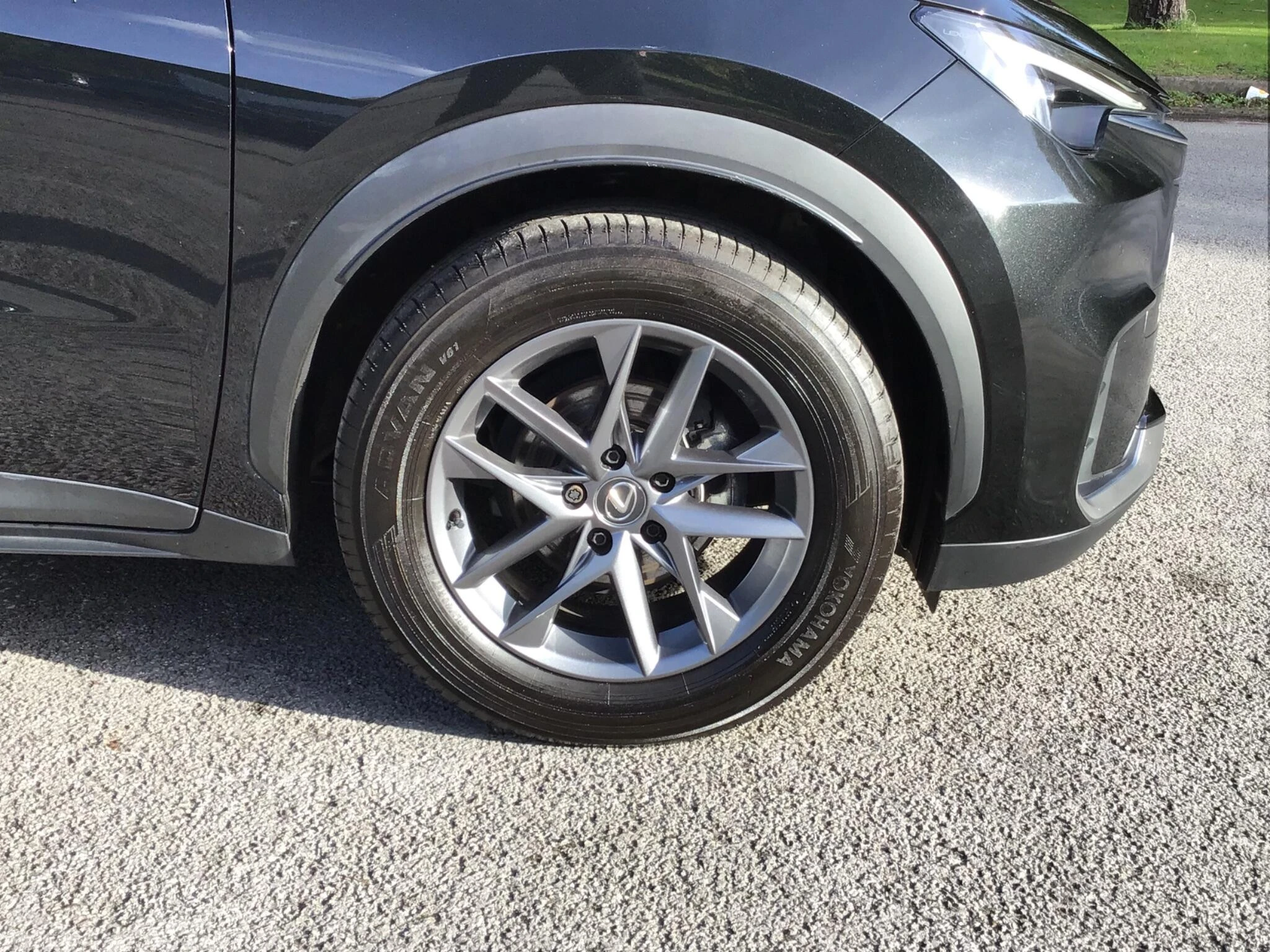 Vehicle image 10