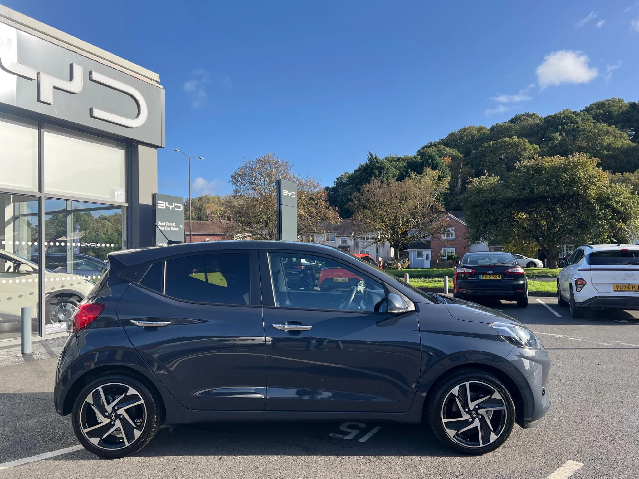 Vehicle image 15
