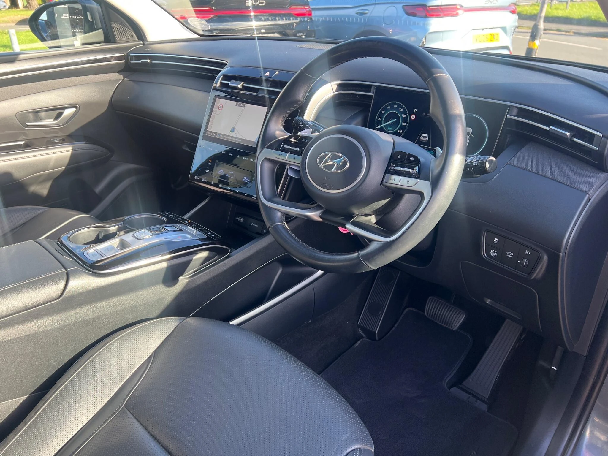 Vehicle image 14