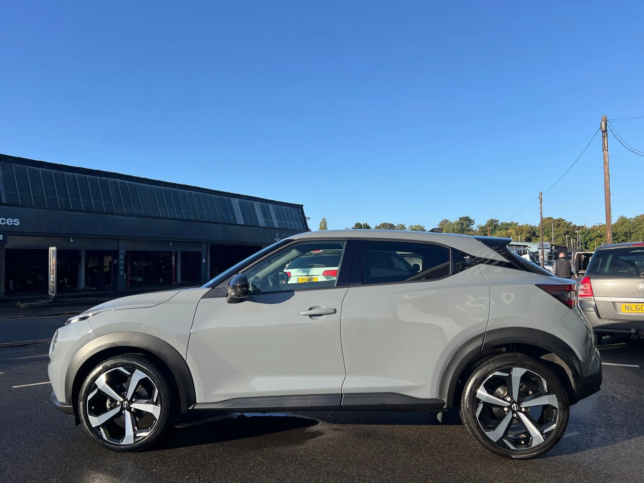 Vehicle image 8