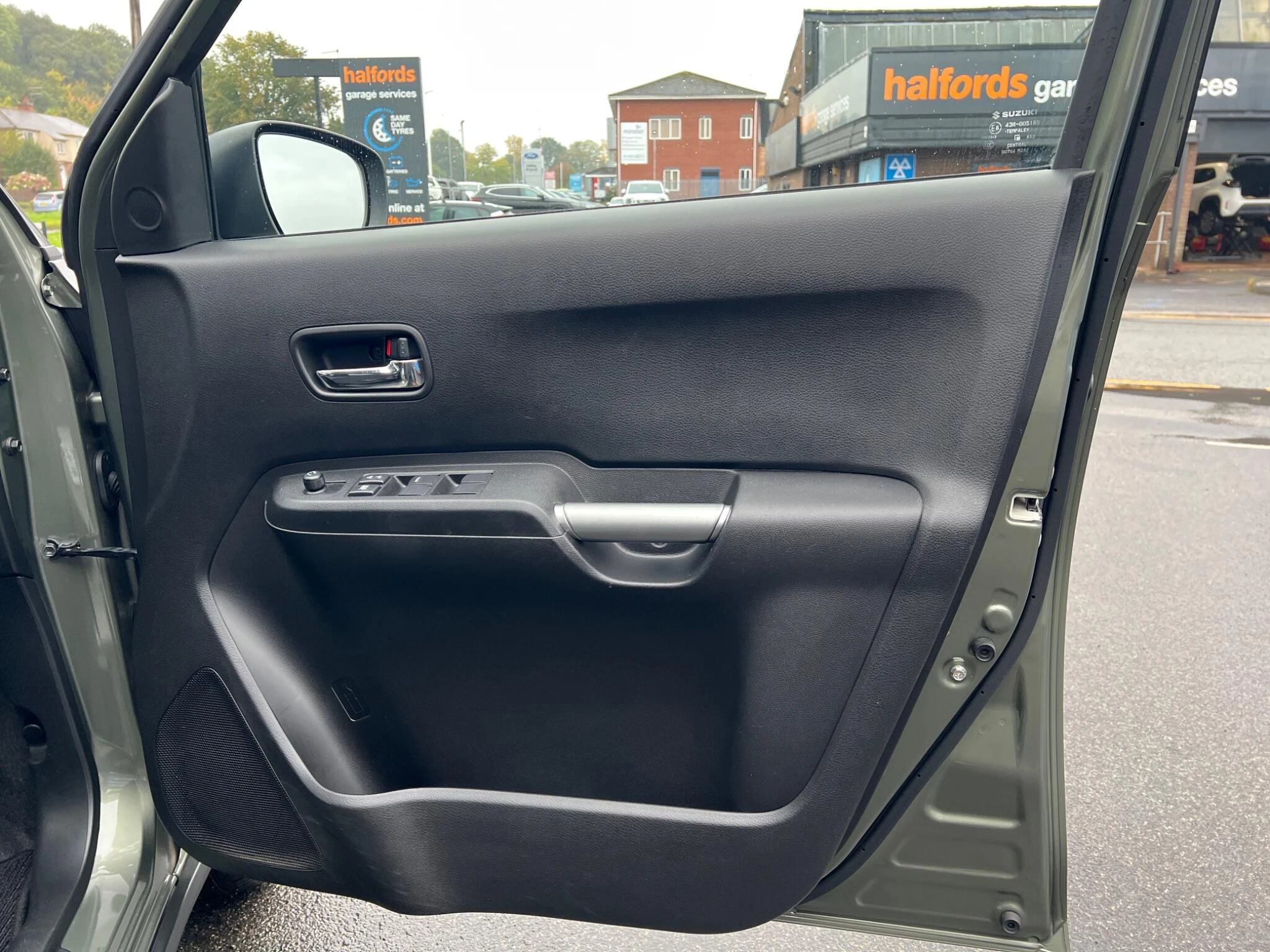 Vehicle image 21