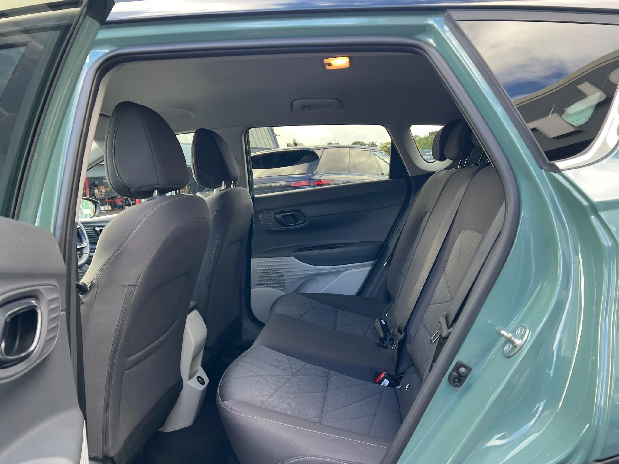 Vehicle image 21
