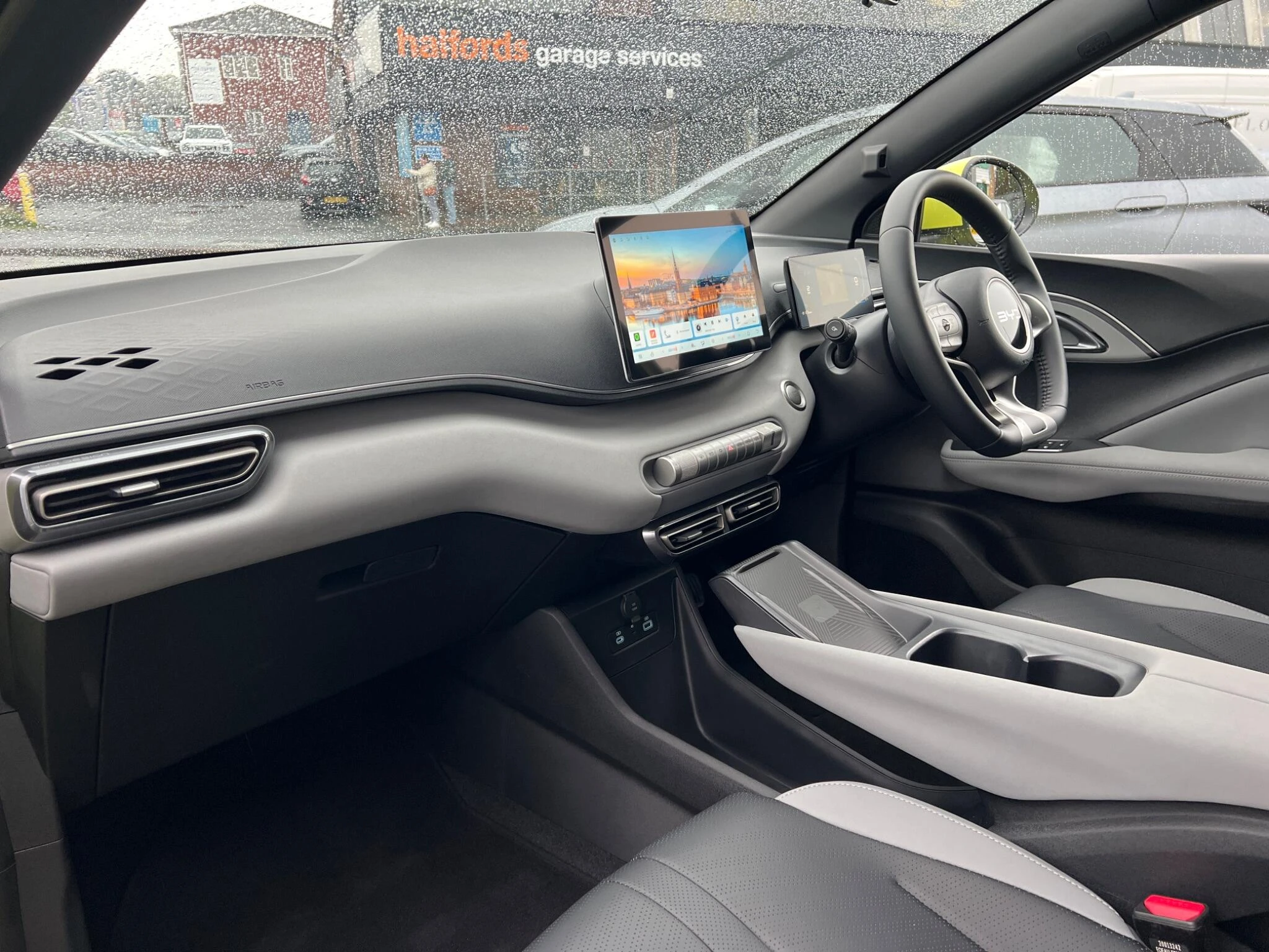 Vehicle image 18