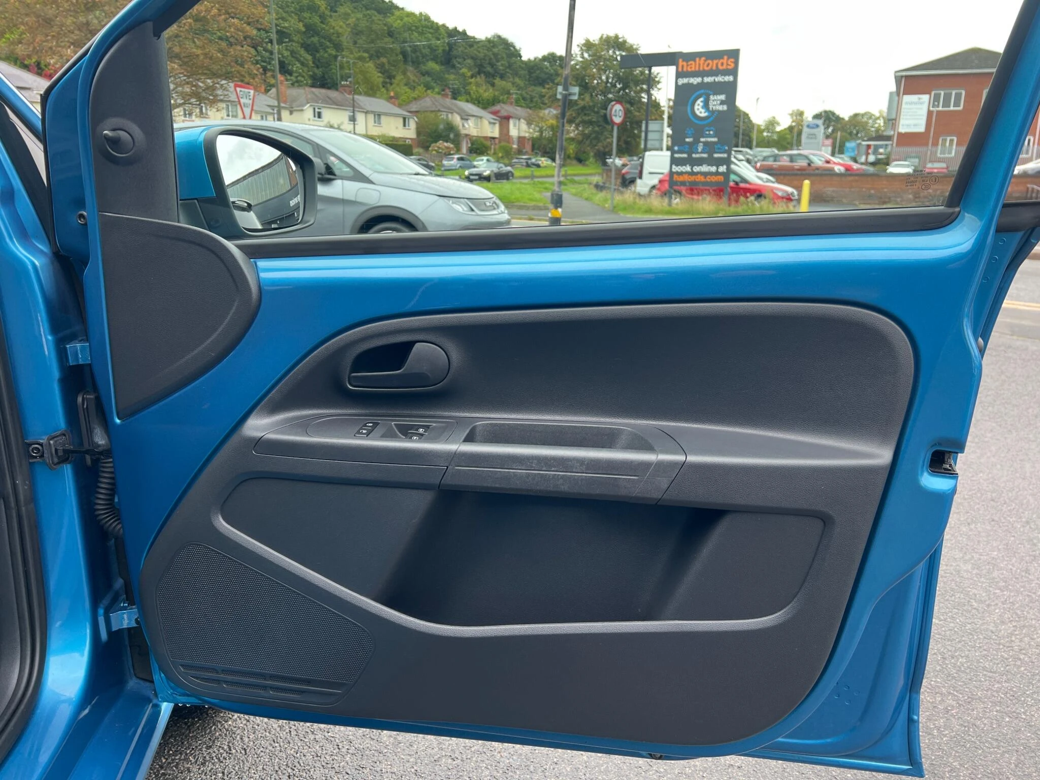 Vehicle image 35