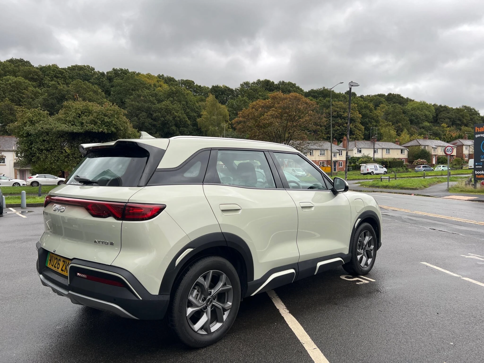 Vehicle image 13