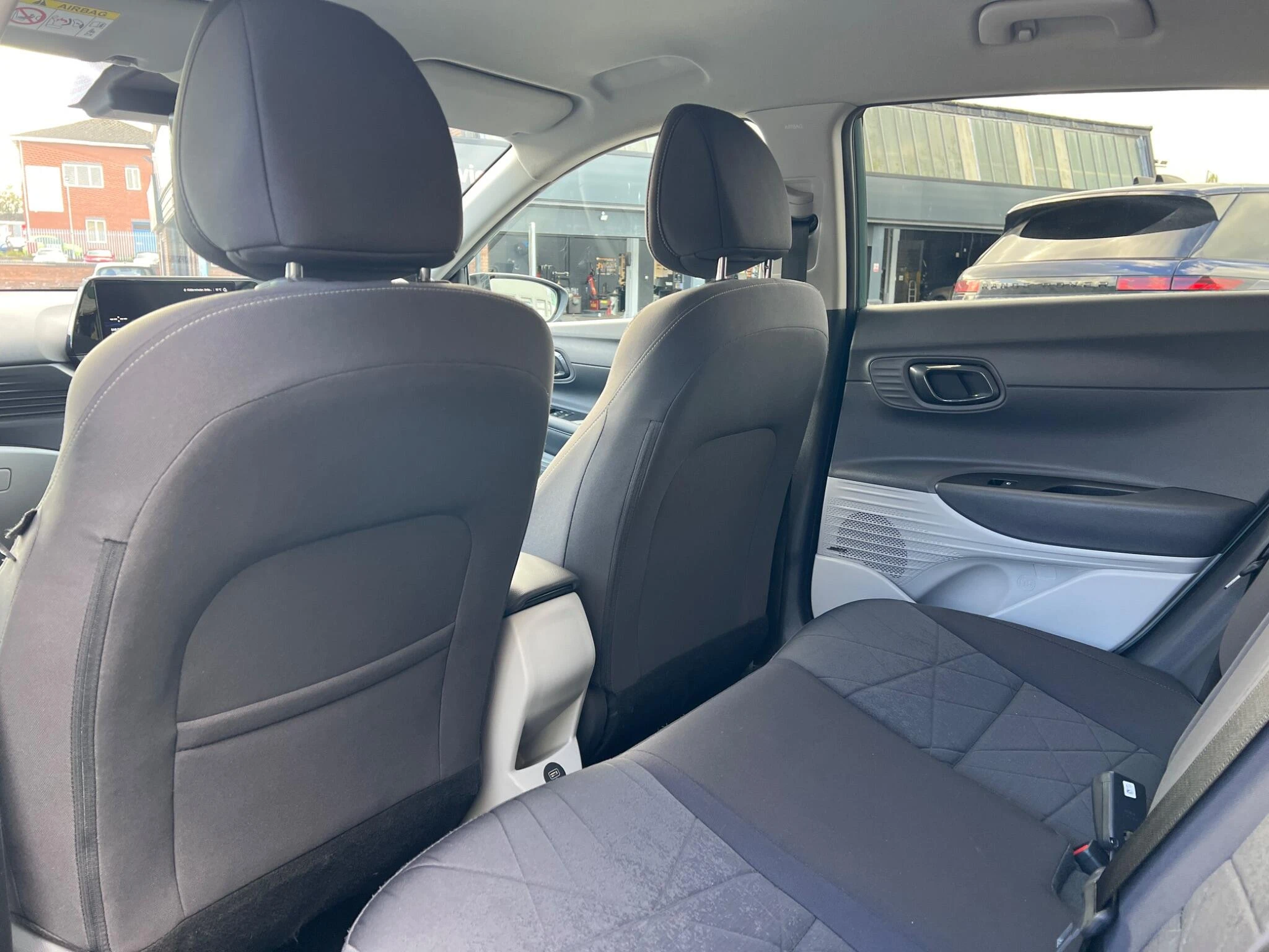 Vehicle image 22