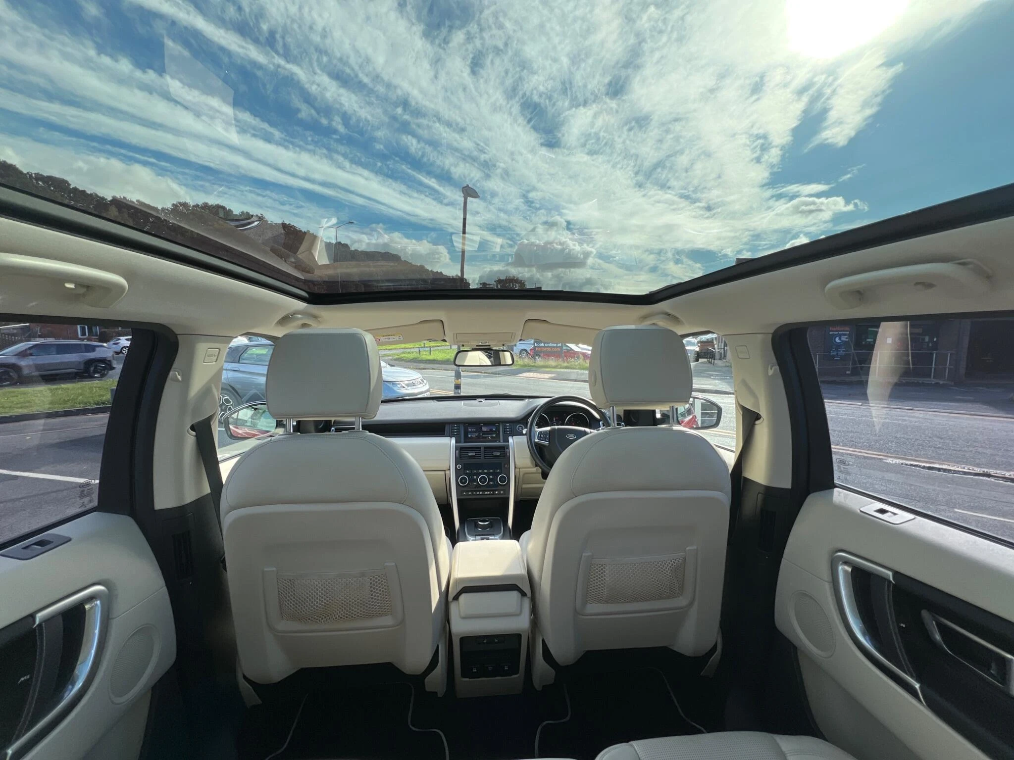Vehicle image 16
