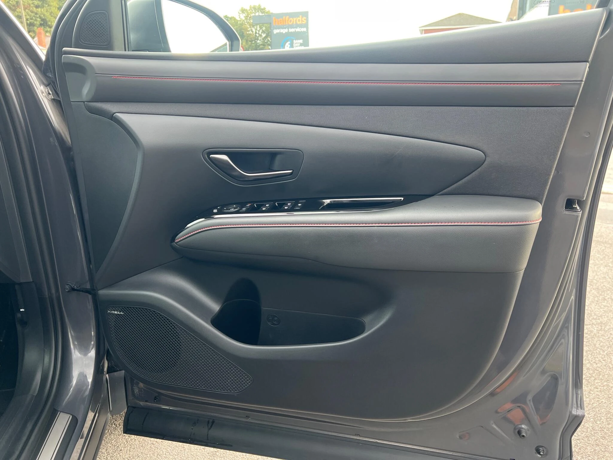 Vehicle image 31