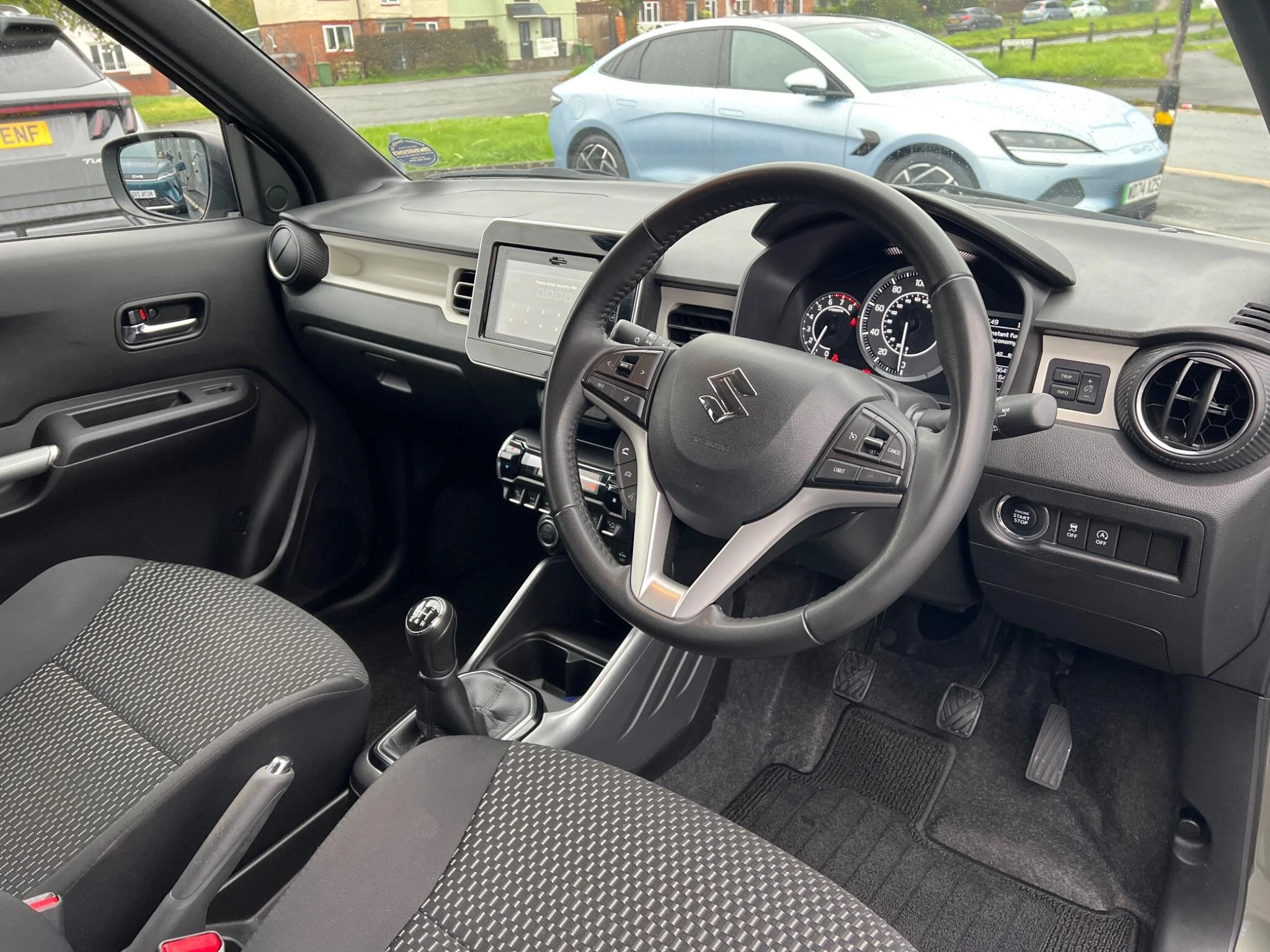 Vehicle image 14