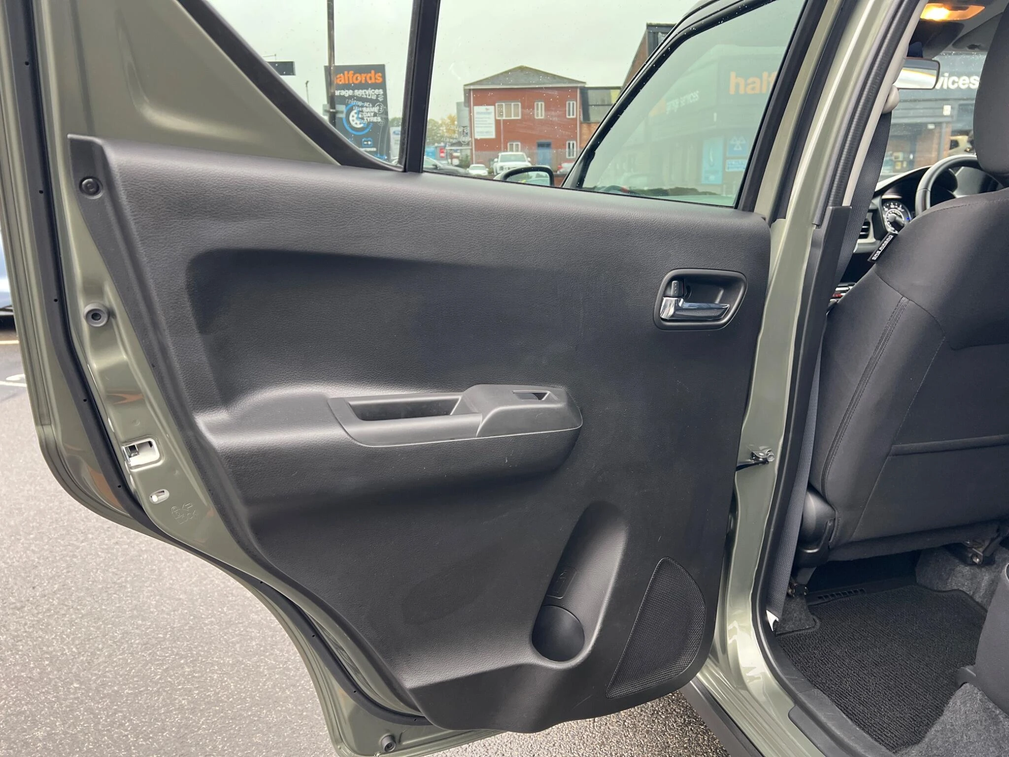 Vehicle image 20