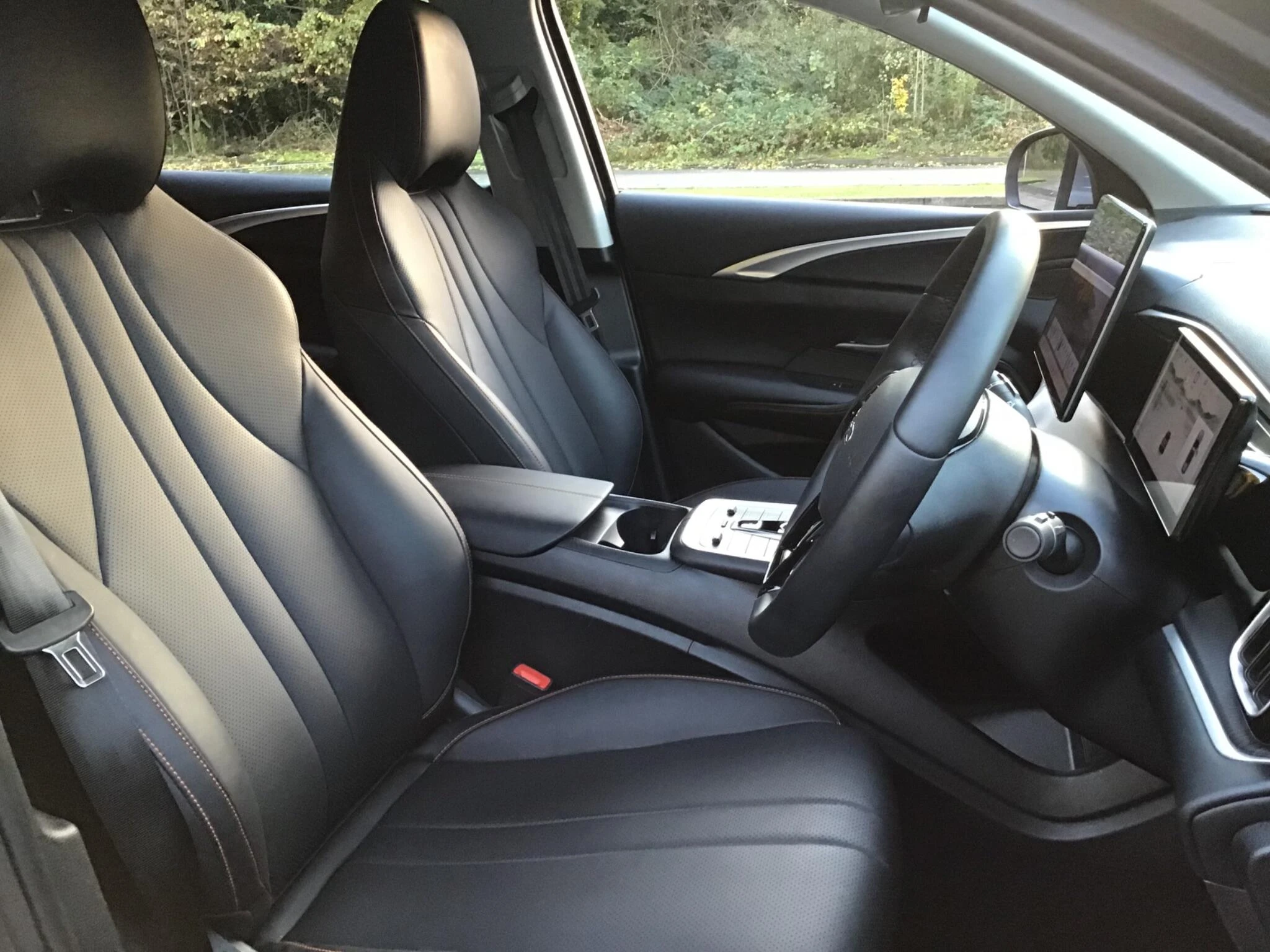 Vehicle image 25
