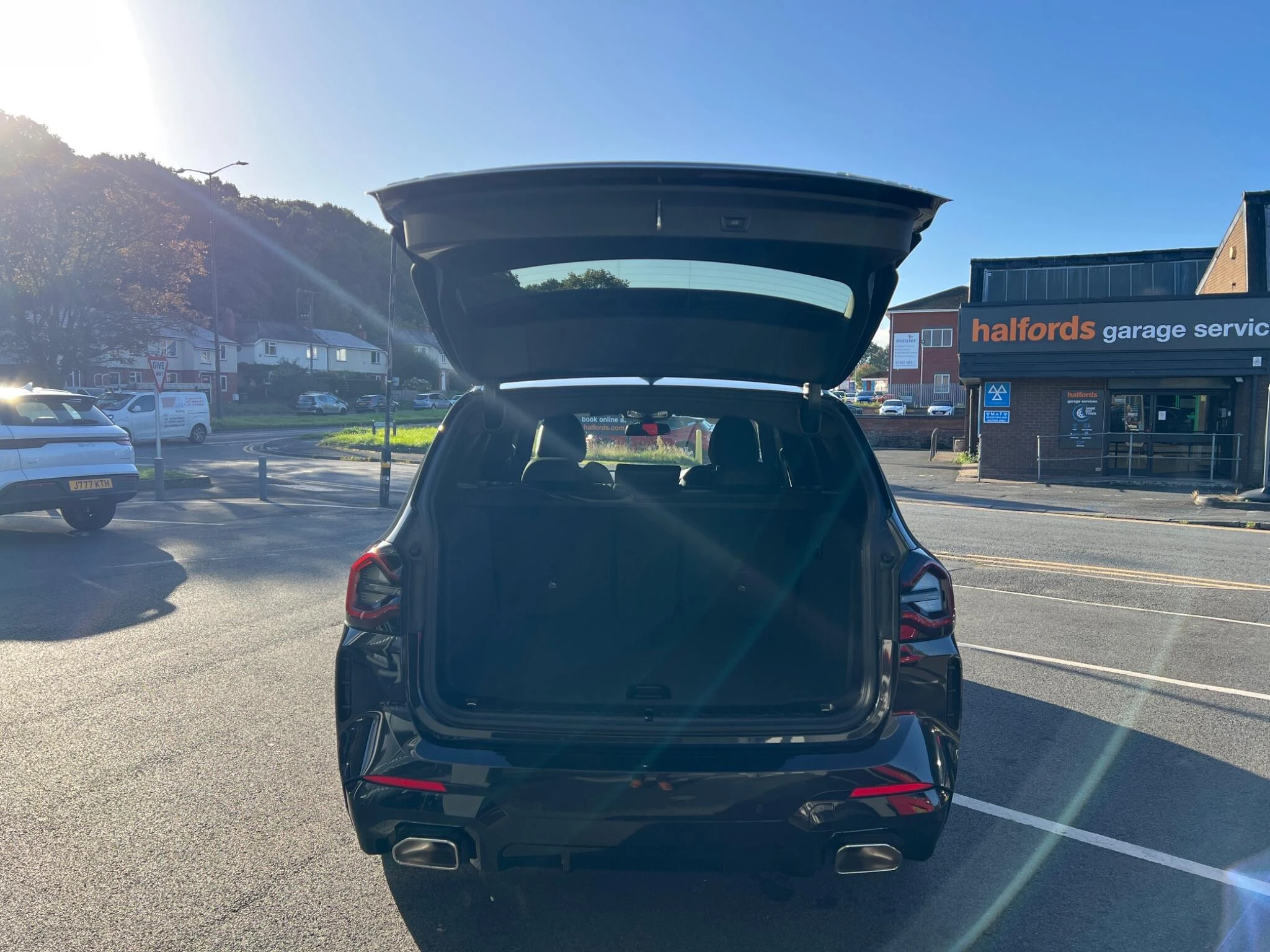 Vehicle image 11