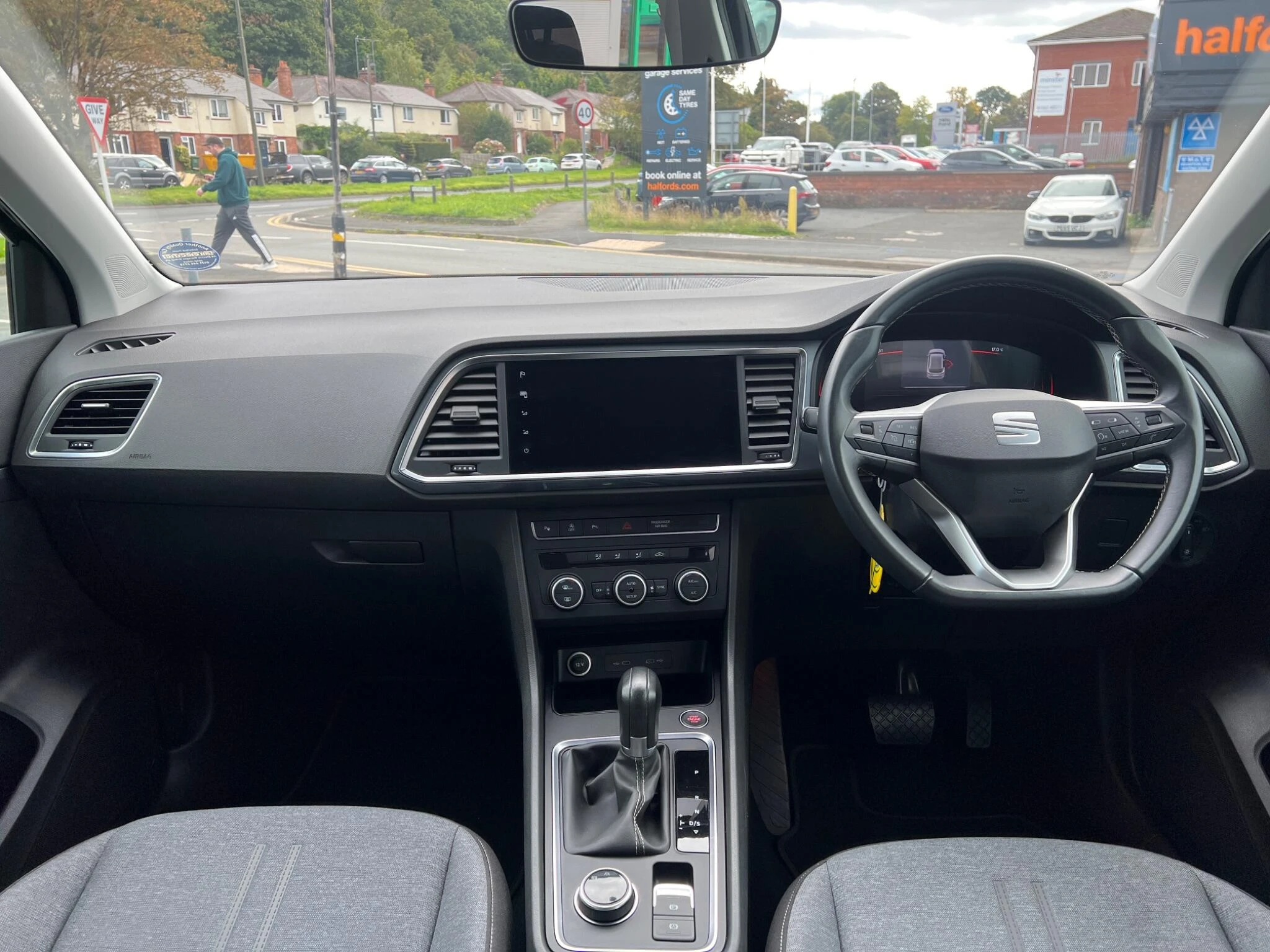 Vehicle image 18