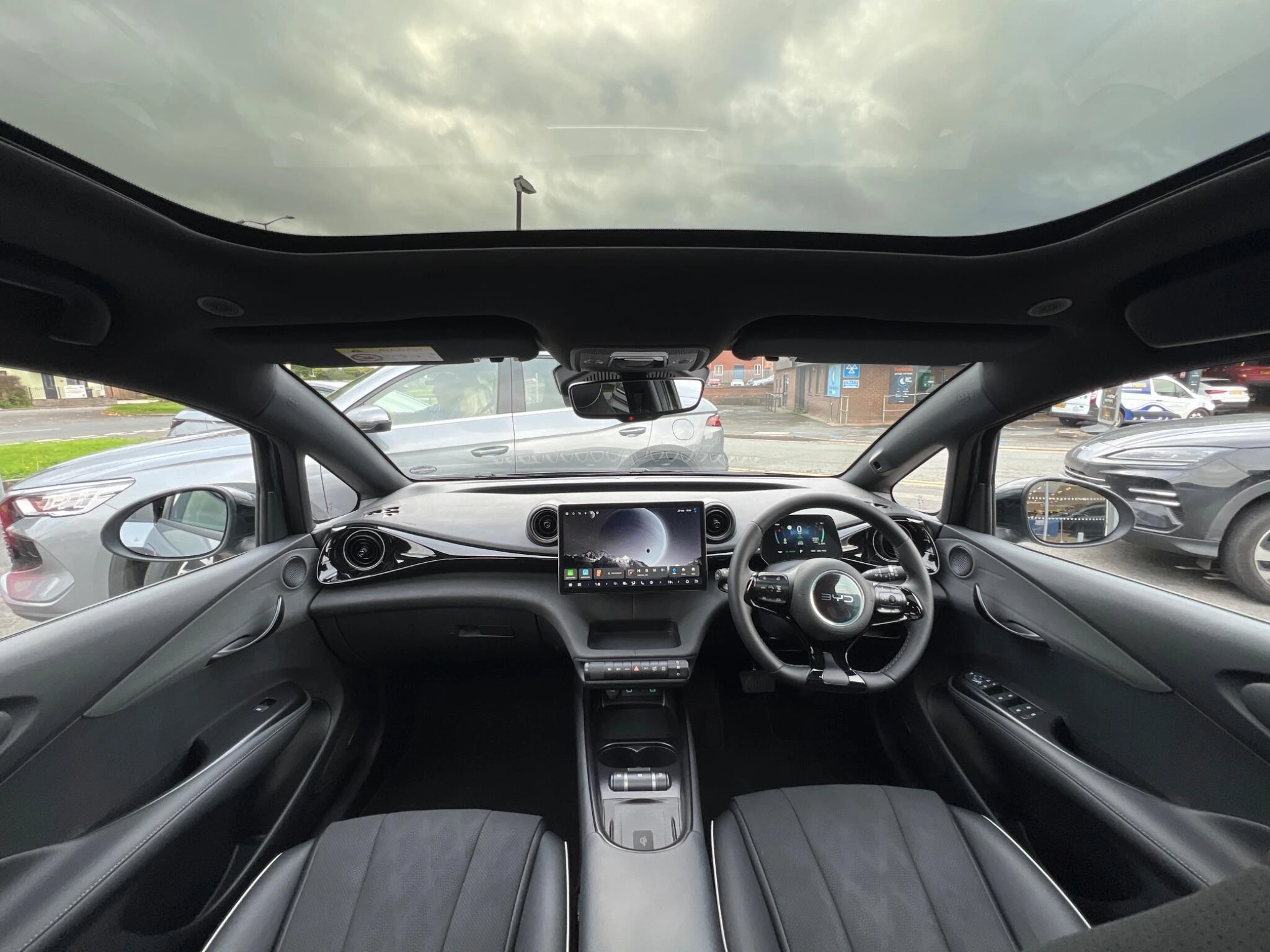 Vehicle image 13