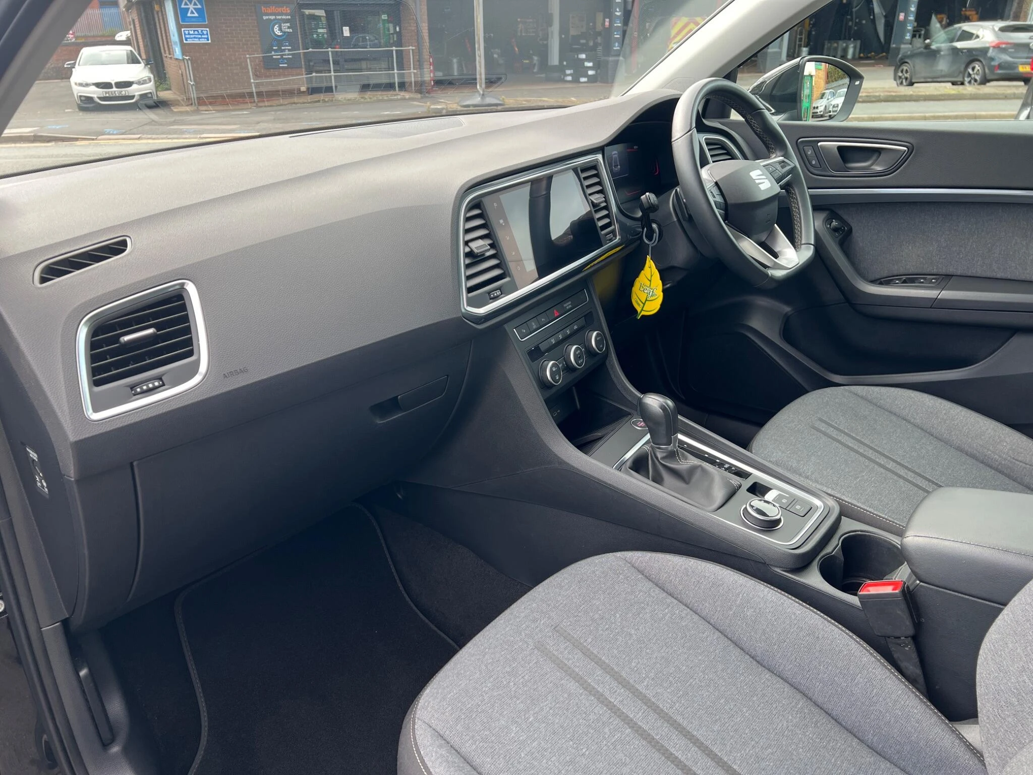 Vehicle image 22