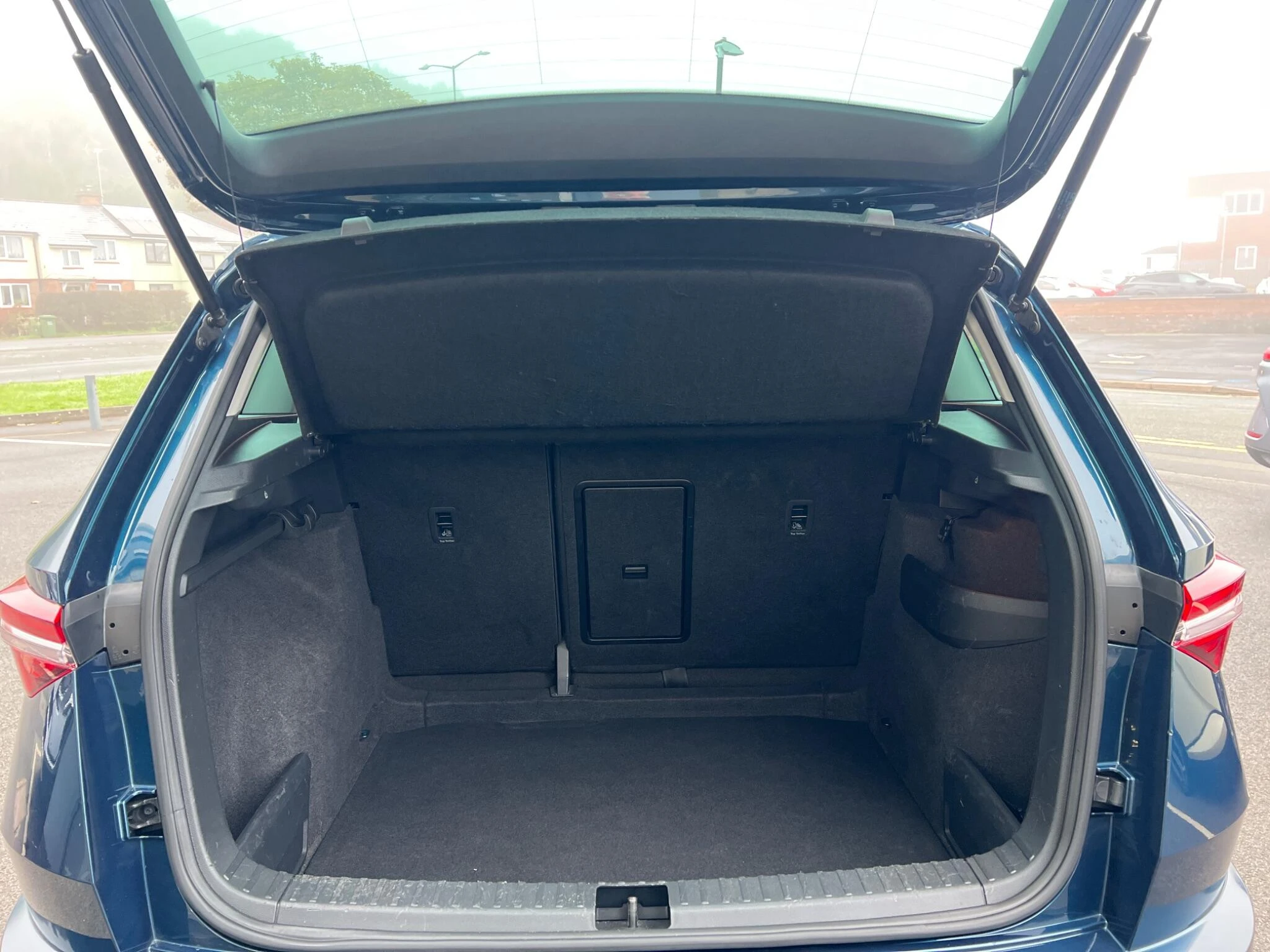 Vehicle image 47