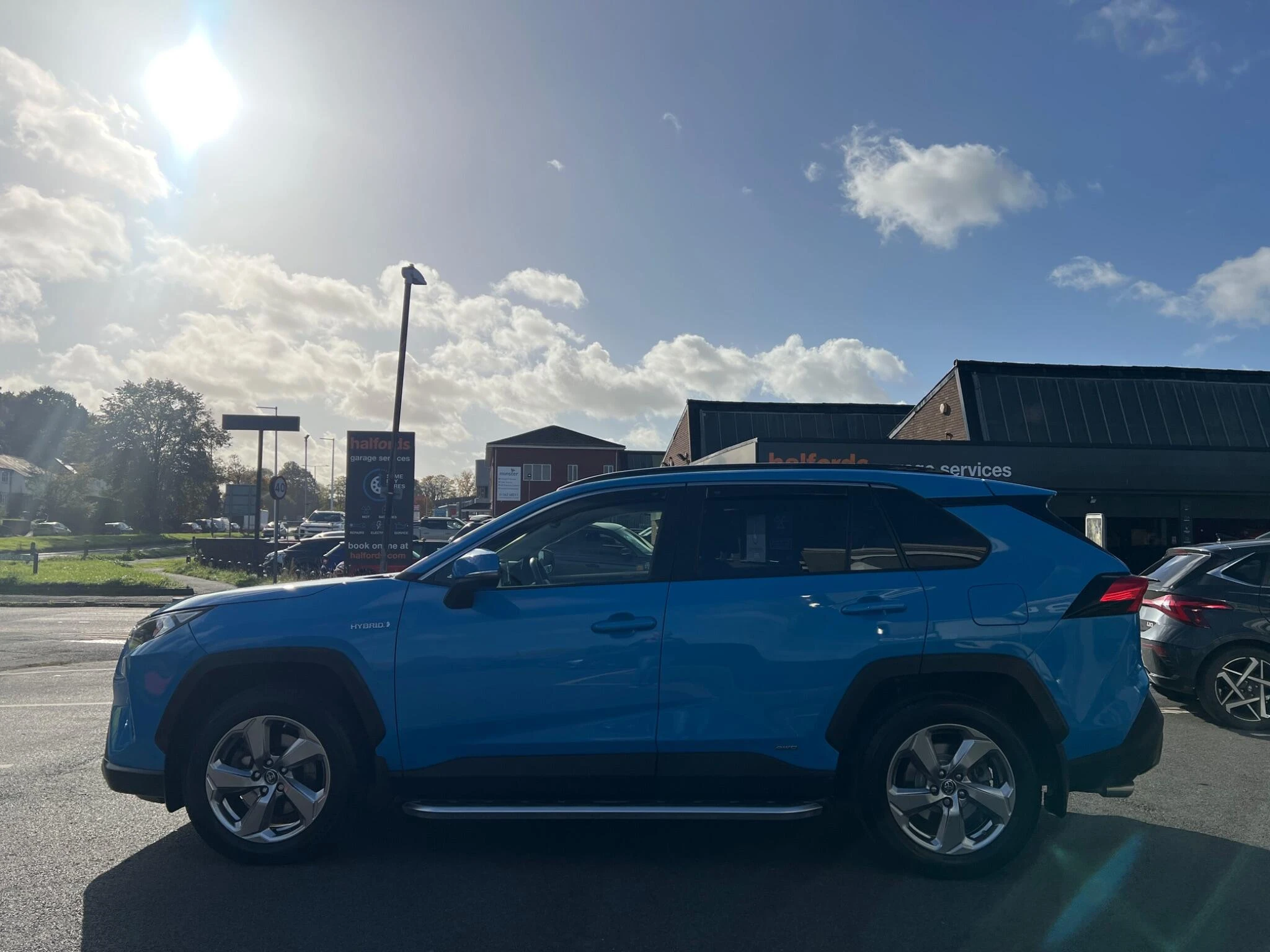 Vehicle image 9