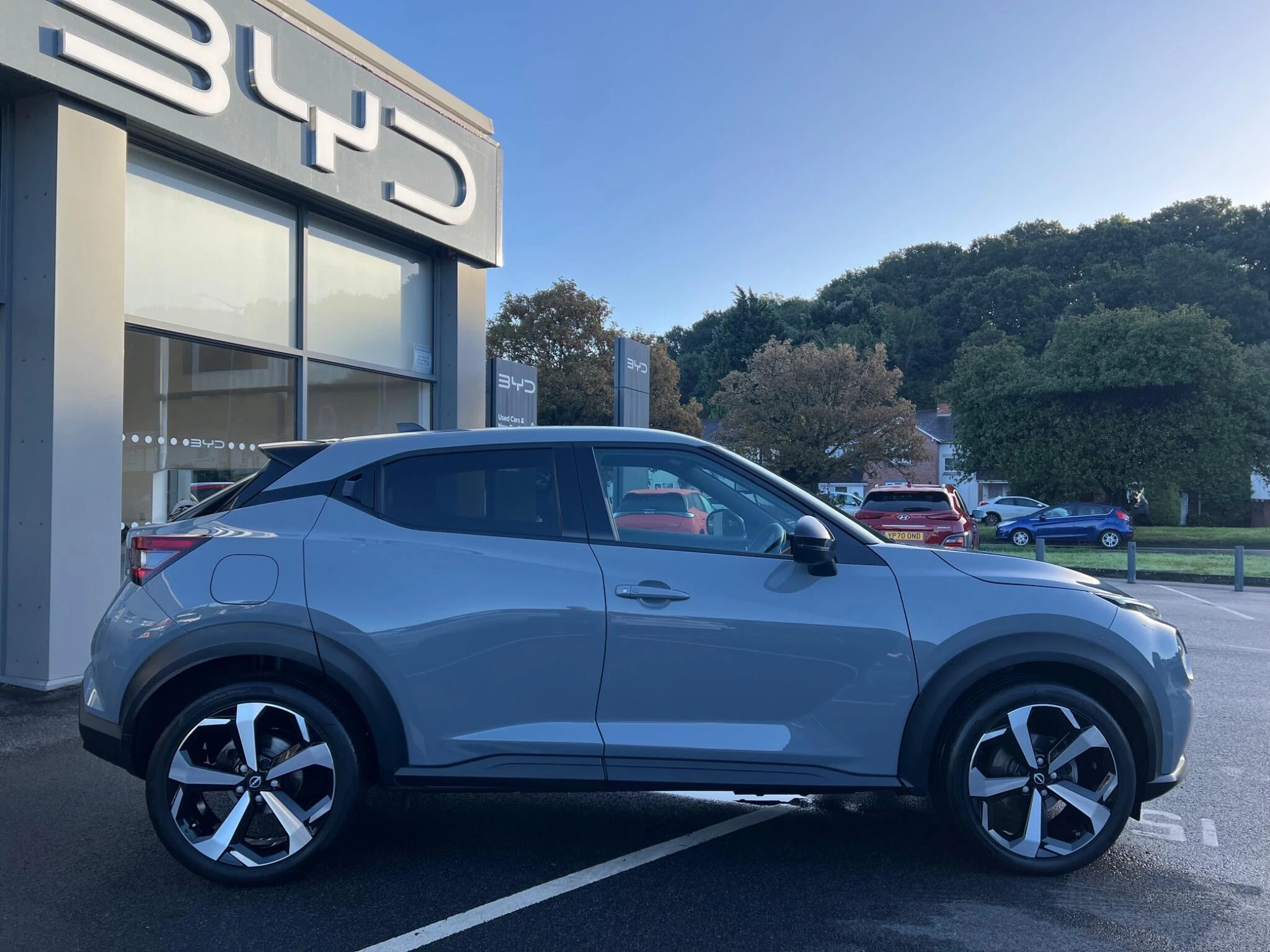 Vehicle image 12