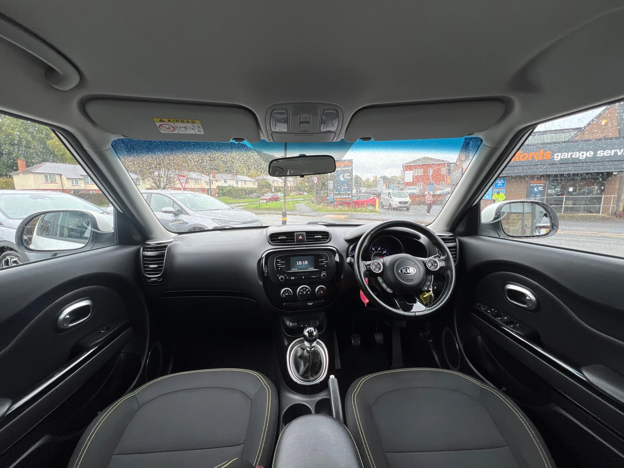 Vehicle image 16