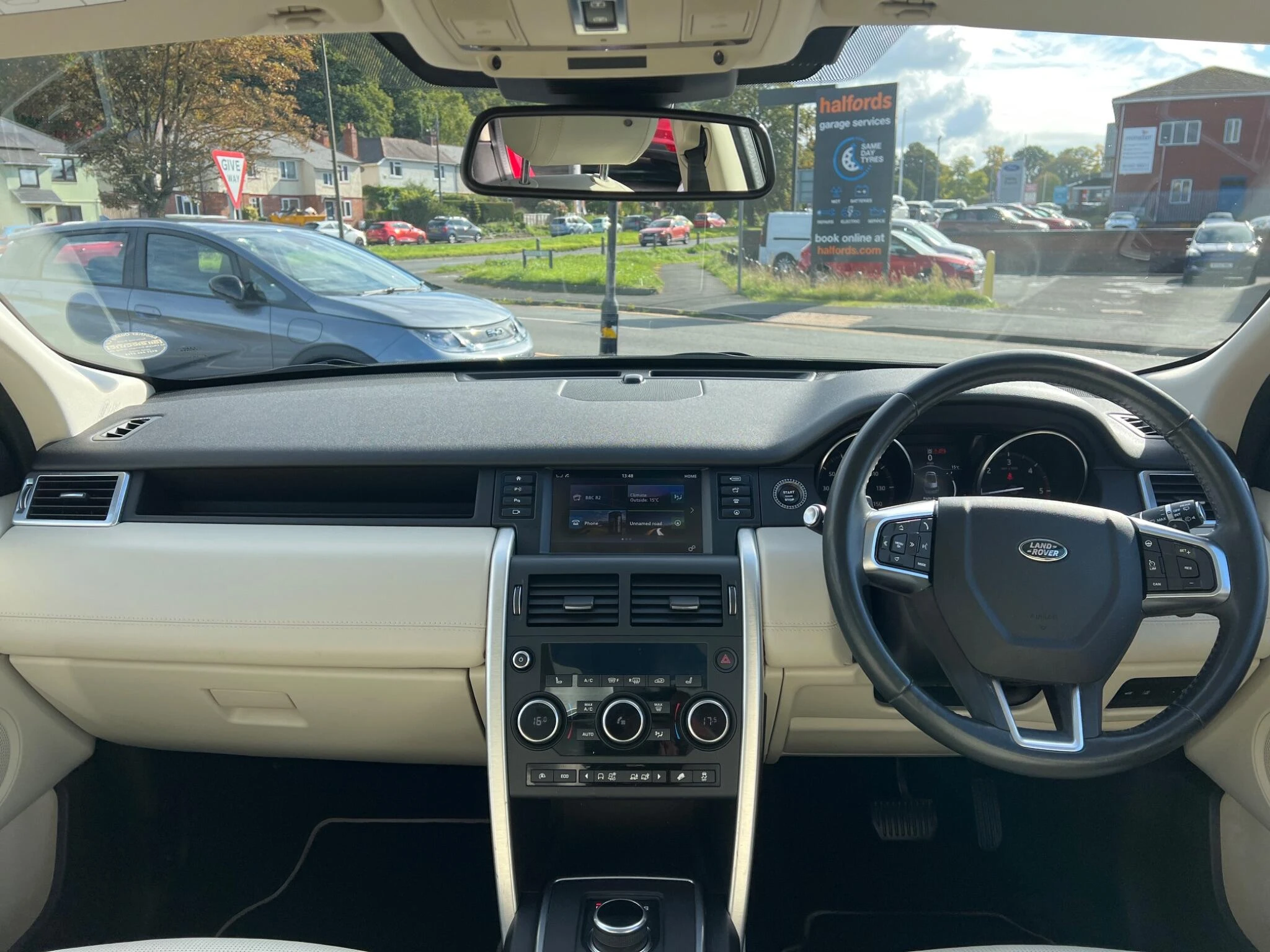 Vehicle image 33