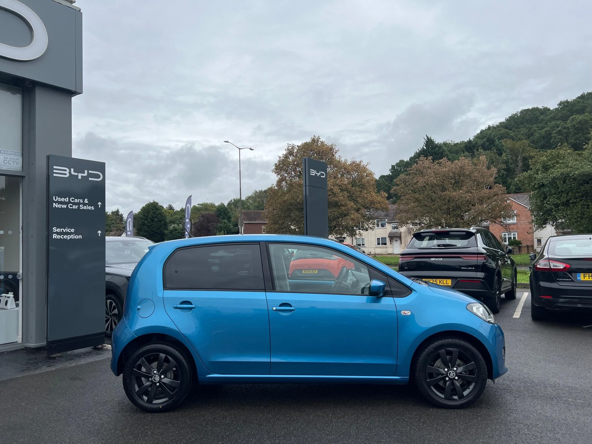 Vehicle image 14