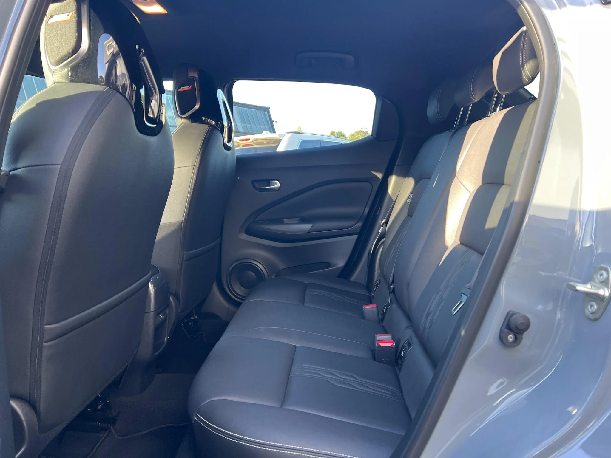 Vehicle image 25