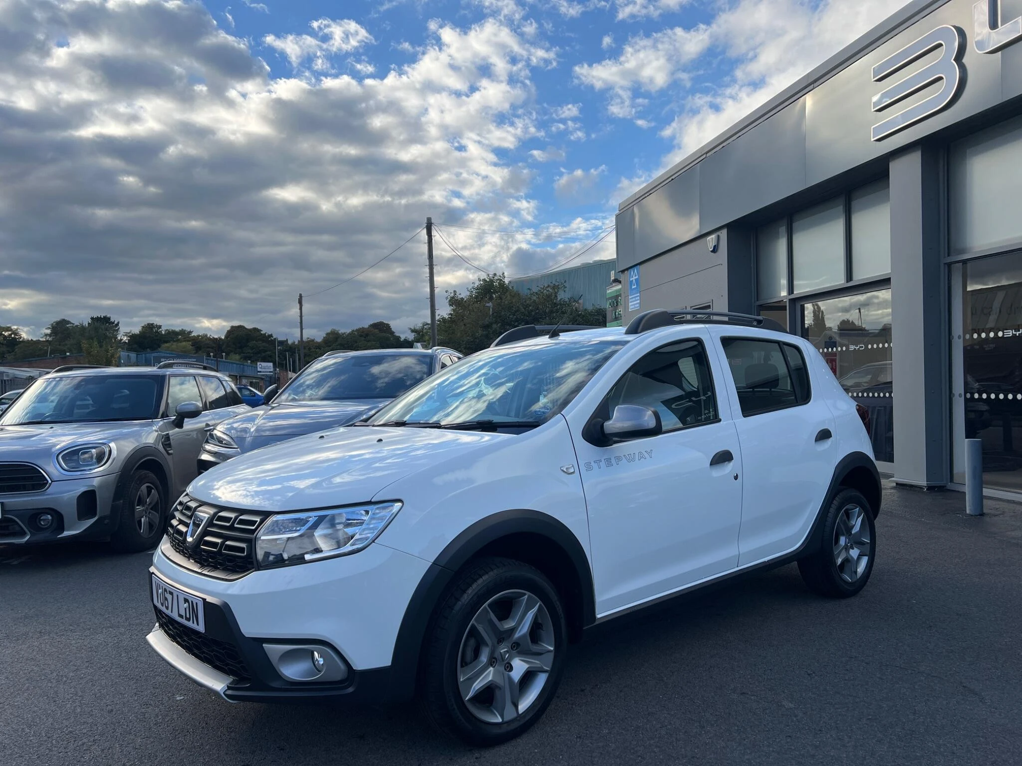 Vehicle image 3