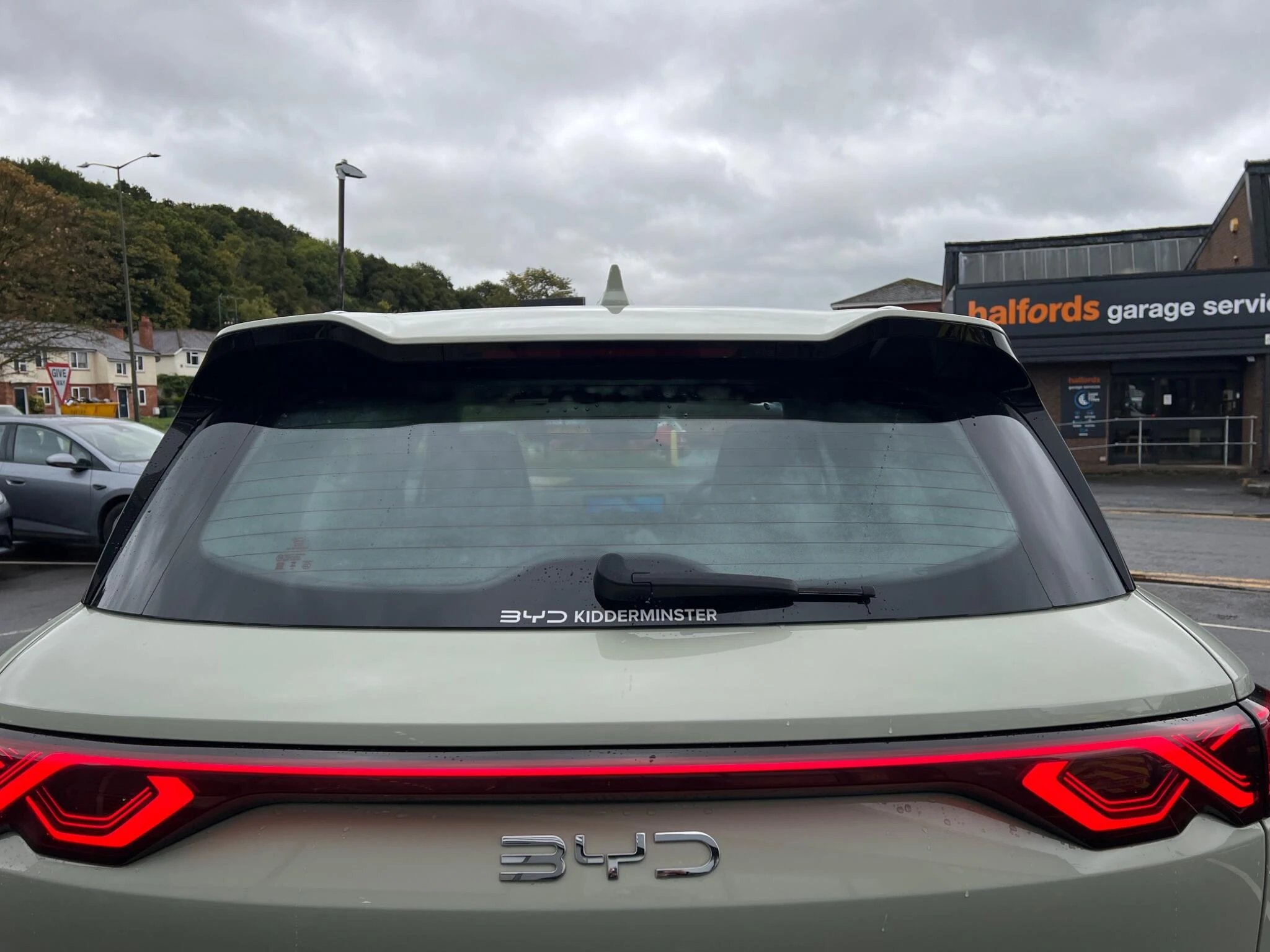 Vehicle image 48