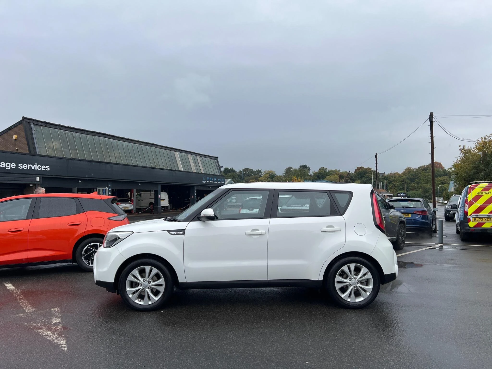 Vehicle image 9