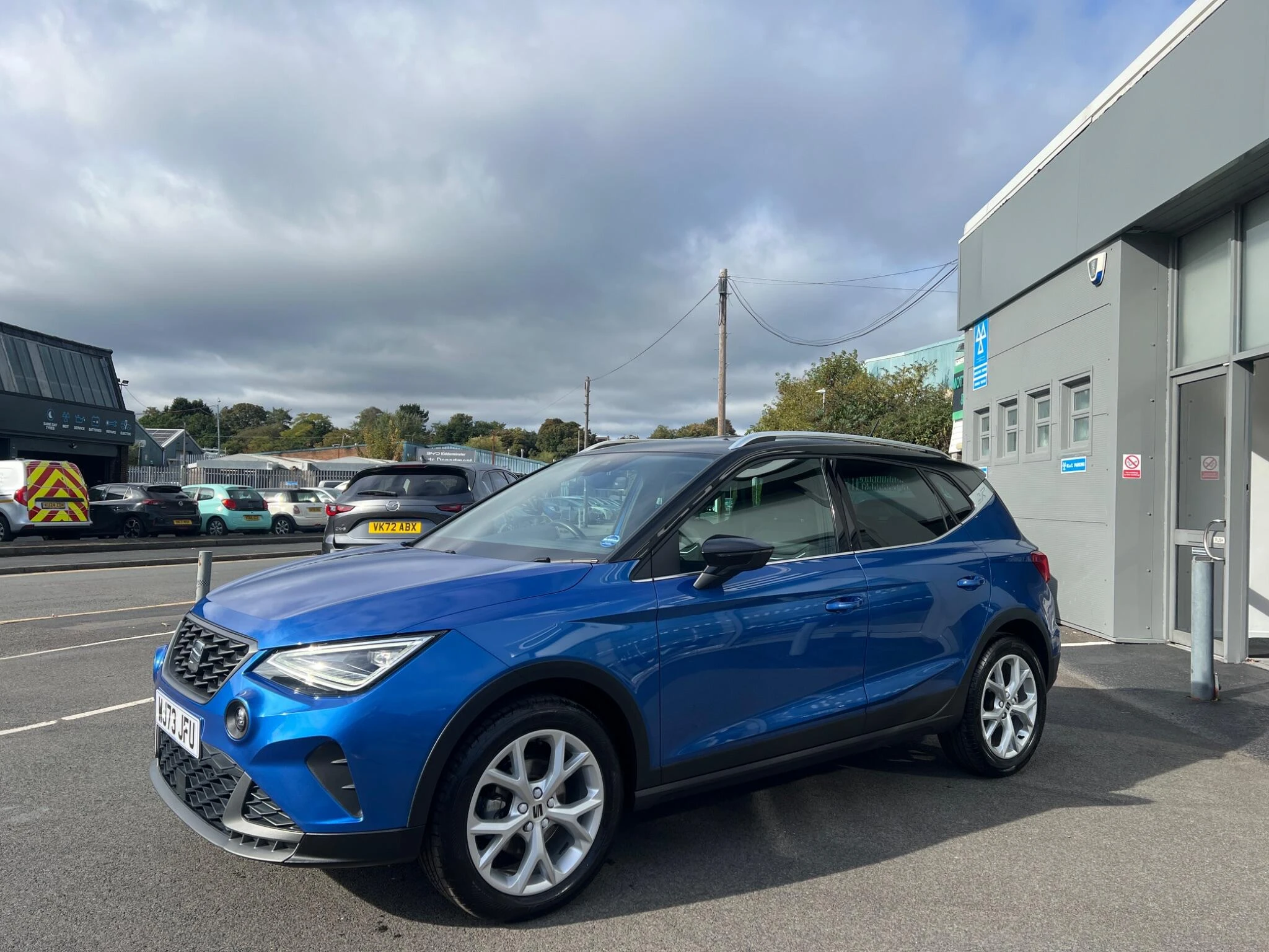 Vehicle image 3
