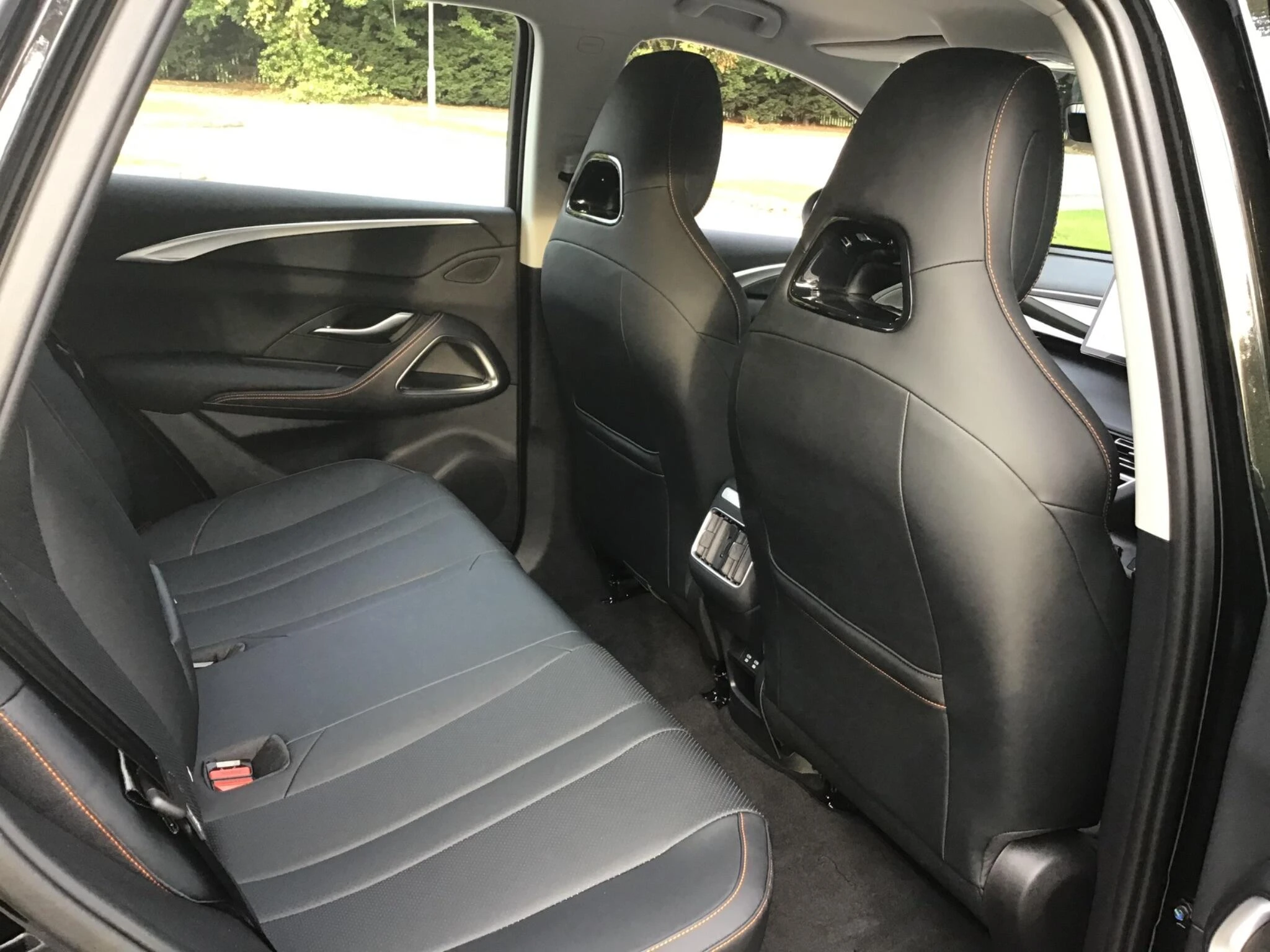 Vehicle image 32
