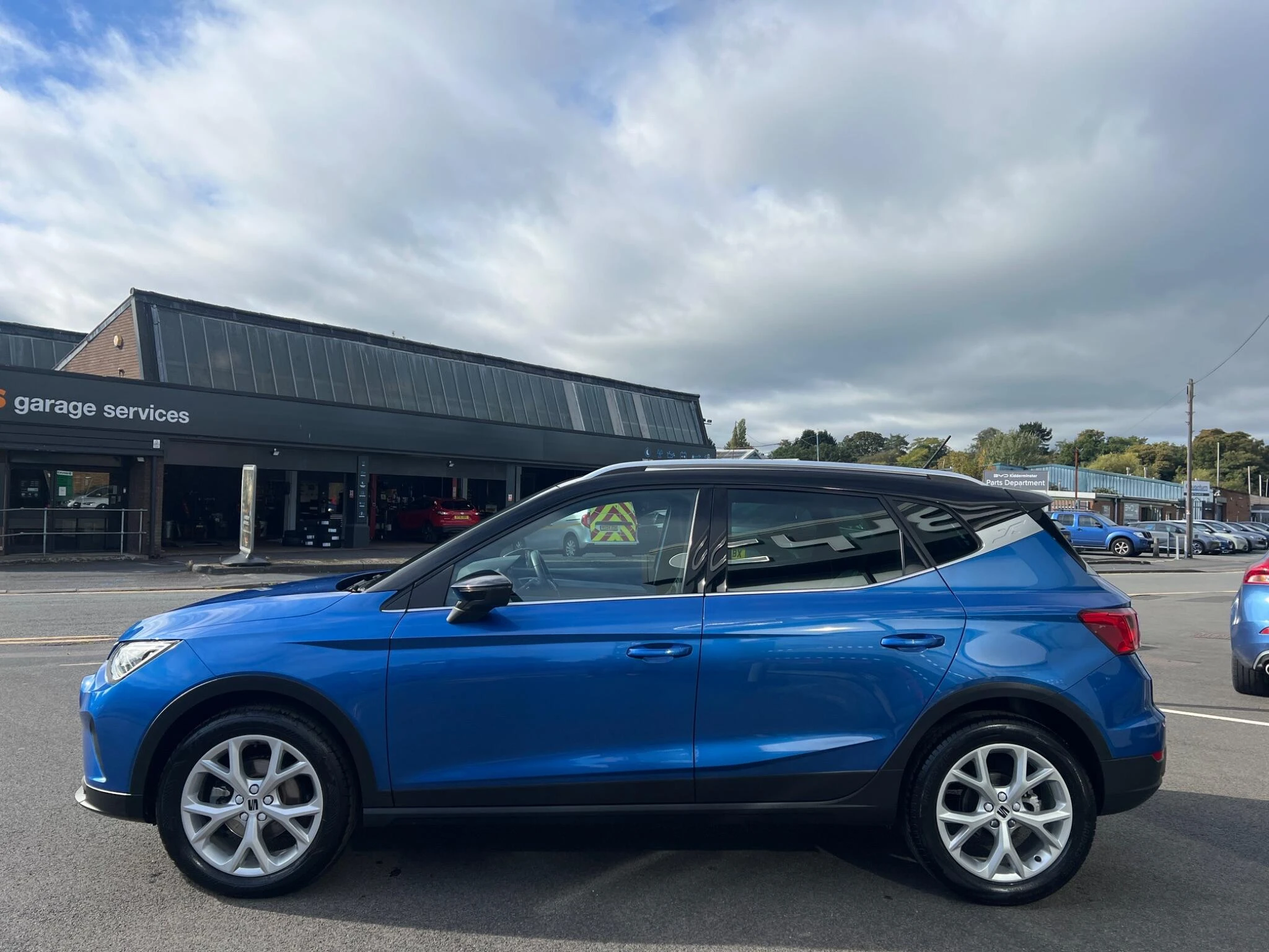 Vehicle image 11