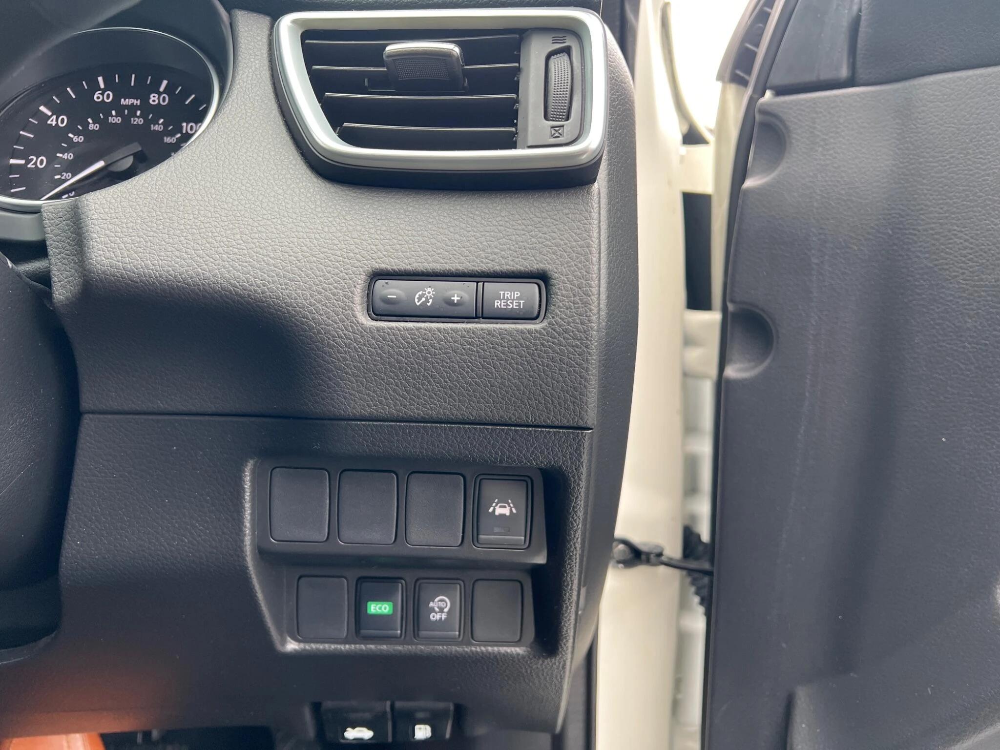 Vehicle image 34