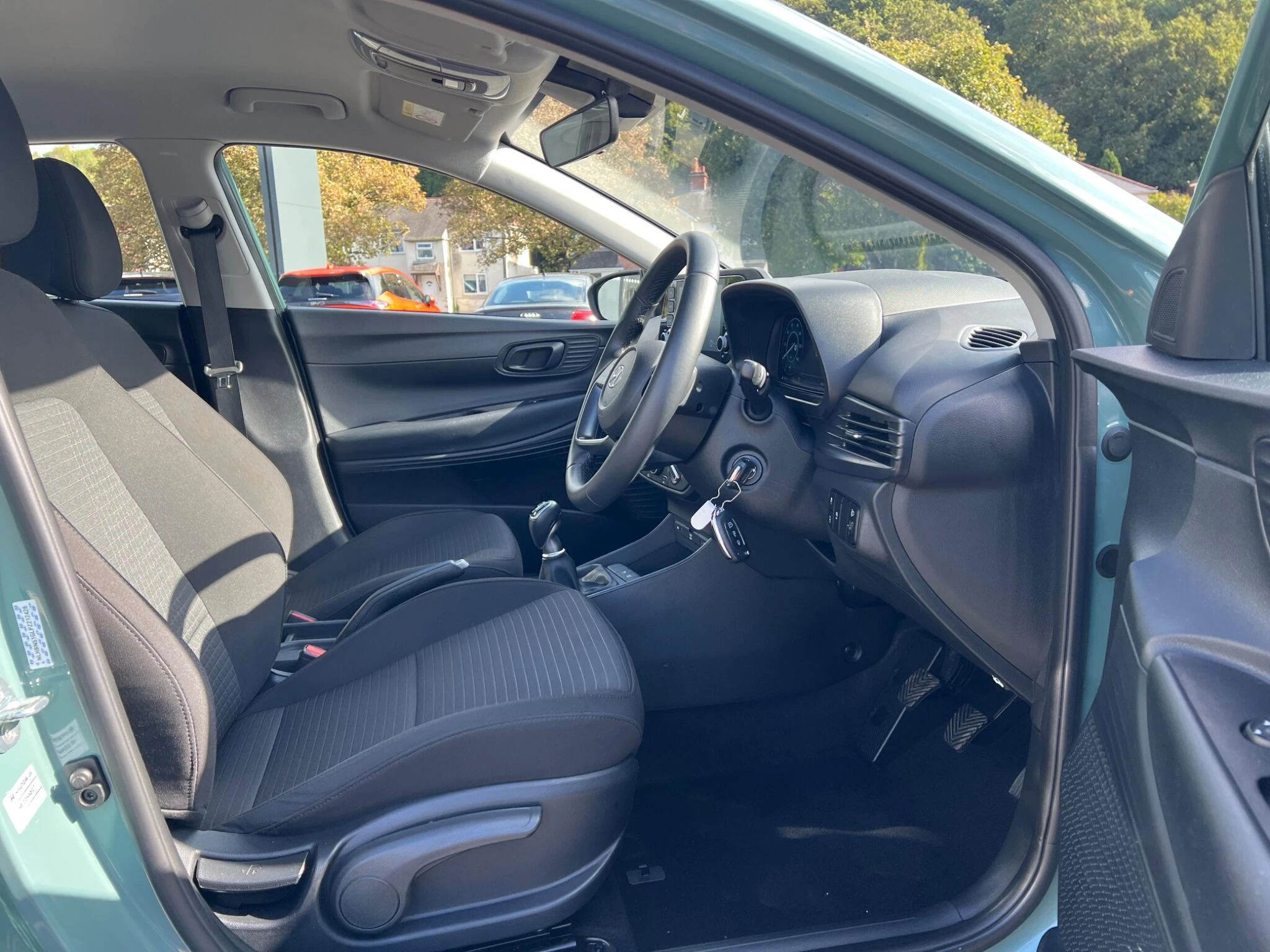 Vehicle image 19