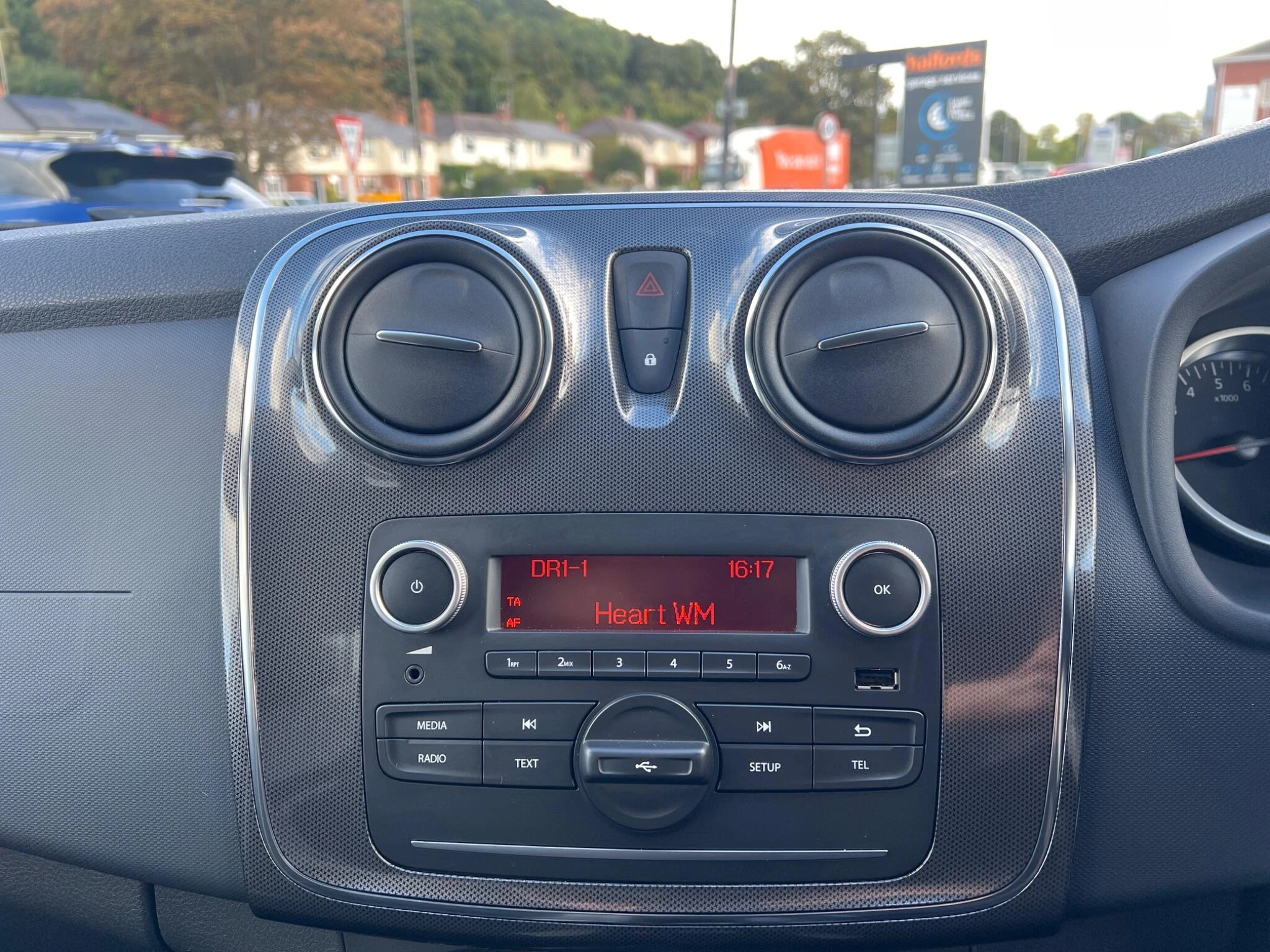 Vehicle image 41