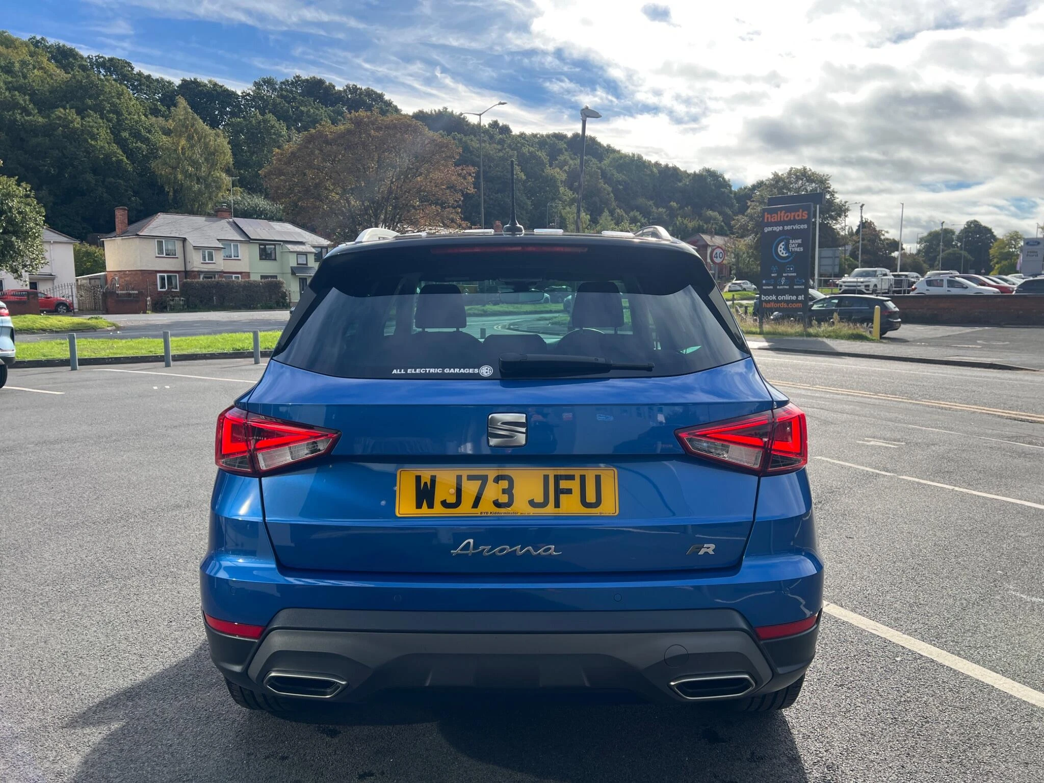 Vehicle image 13