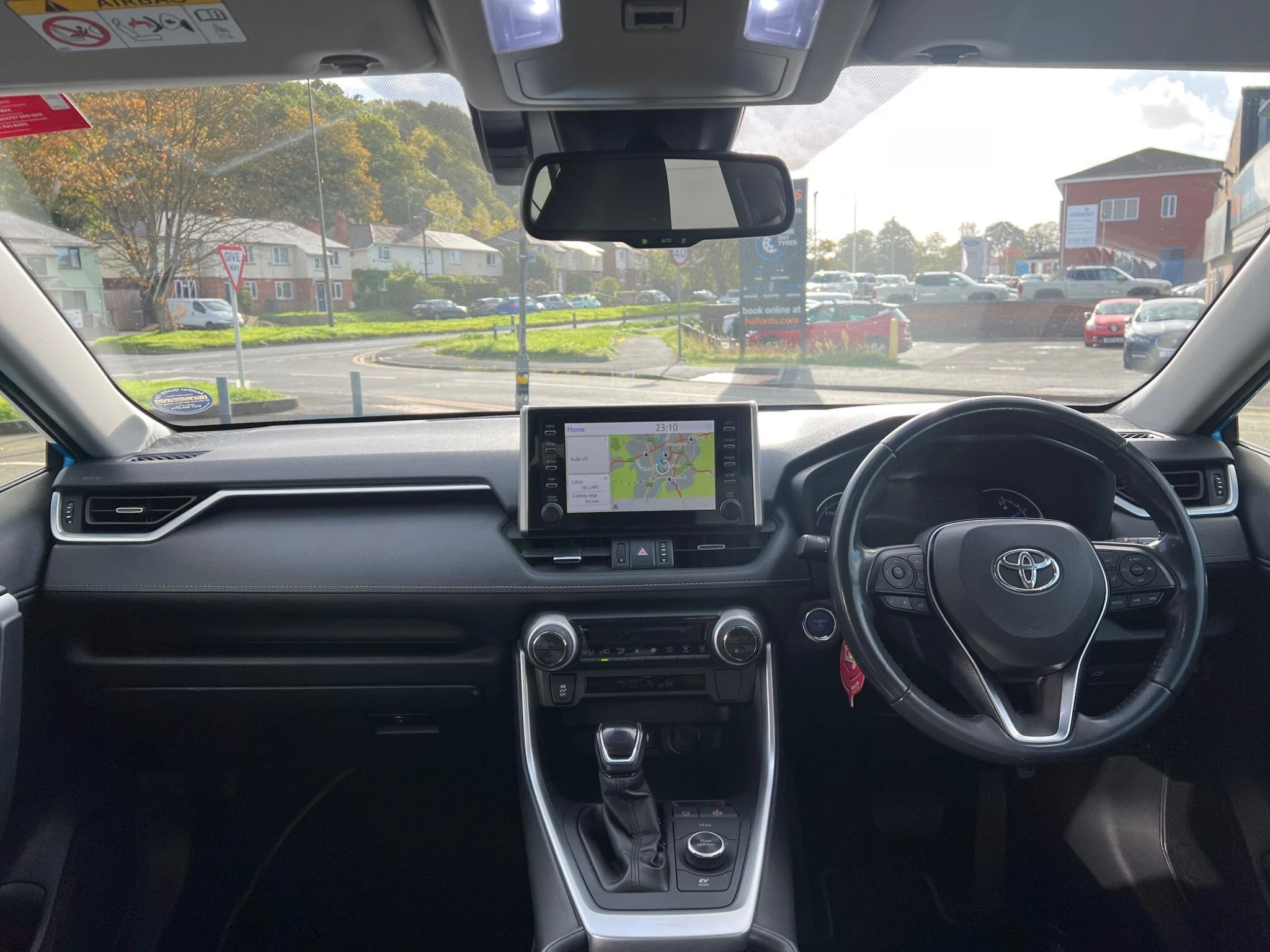 Vehicle image 16