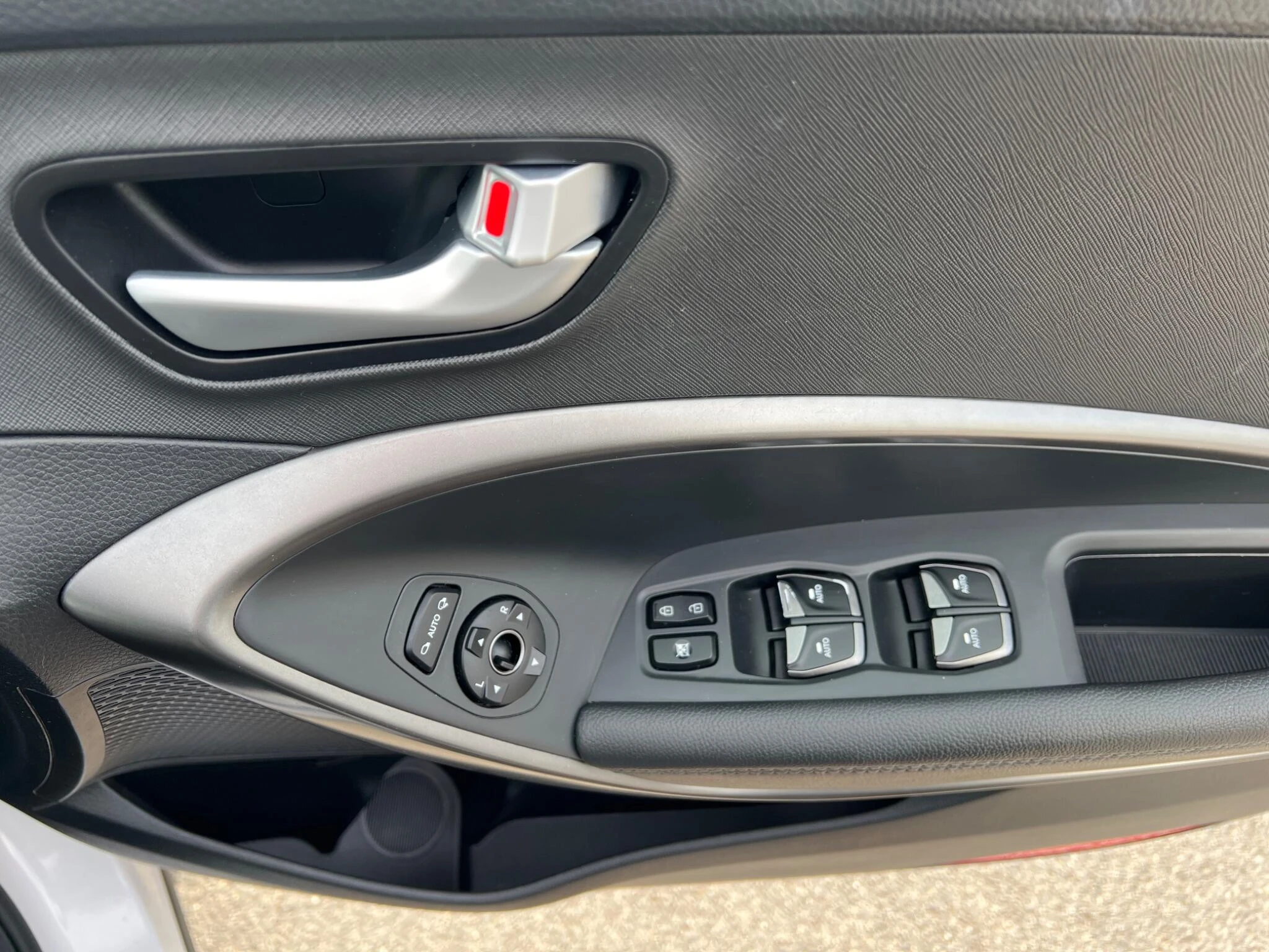 Vehicle image 32