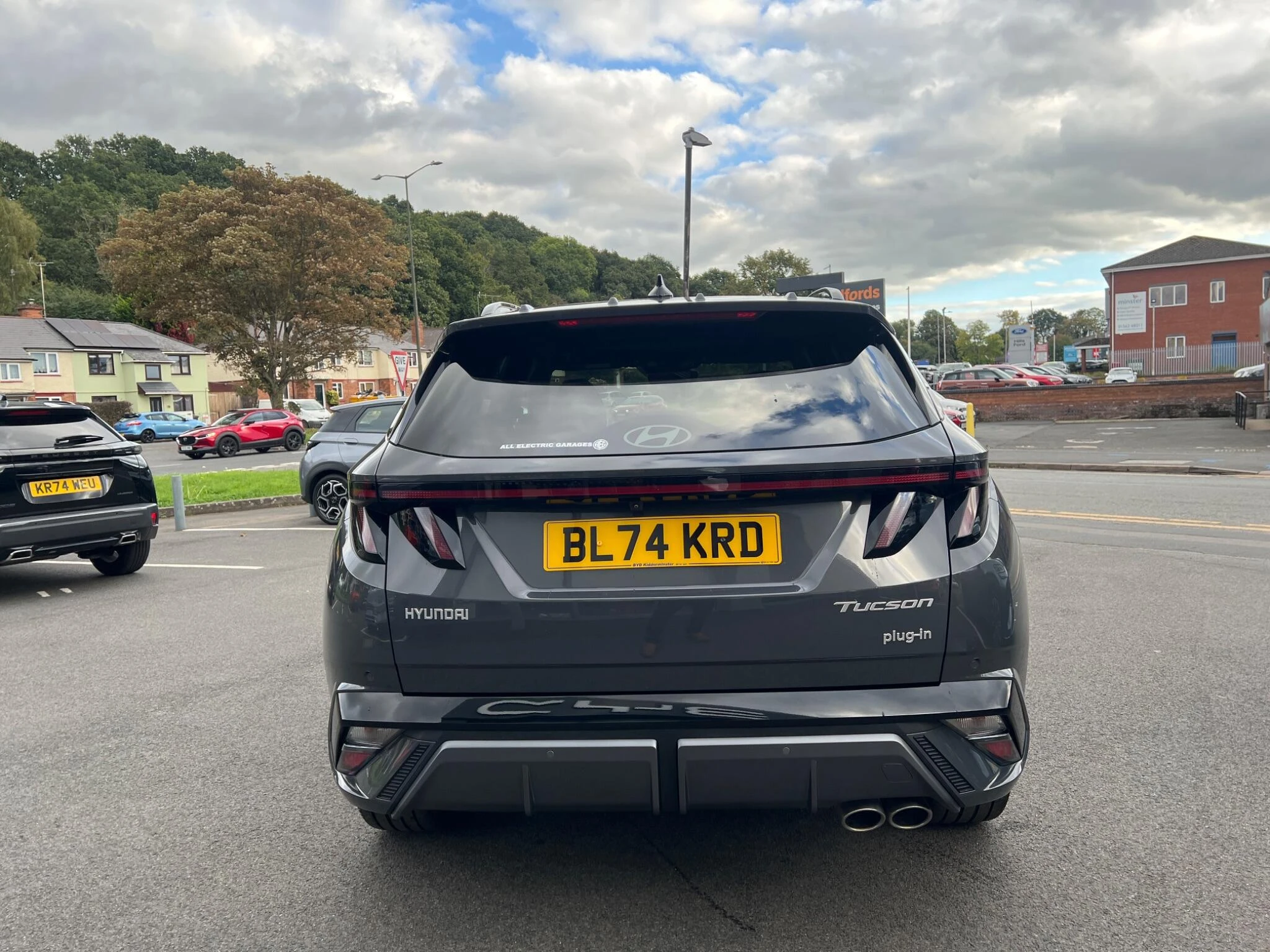 Vehicle image 10
