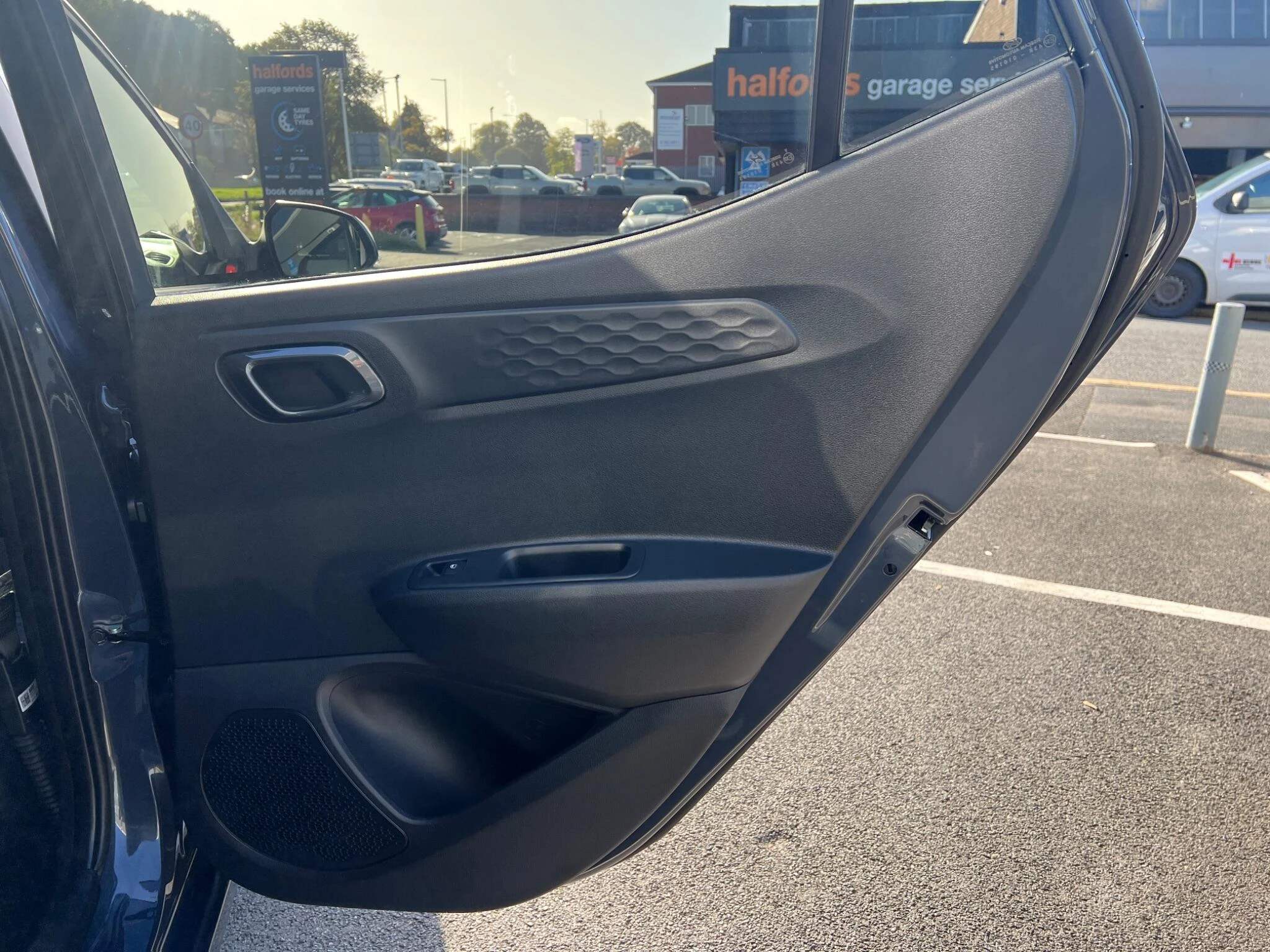 Vehicle image 29
