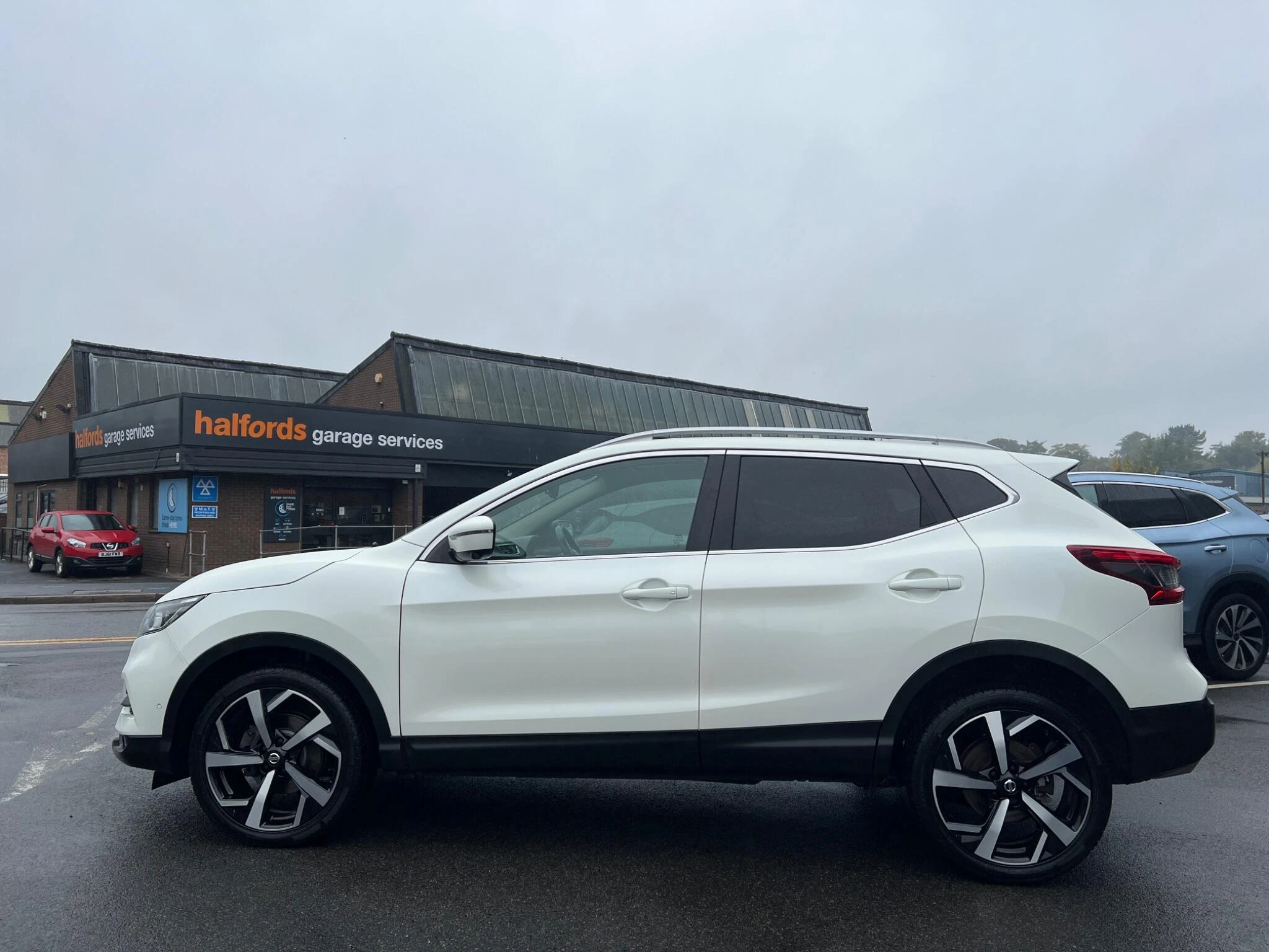 Vehicle image 11