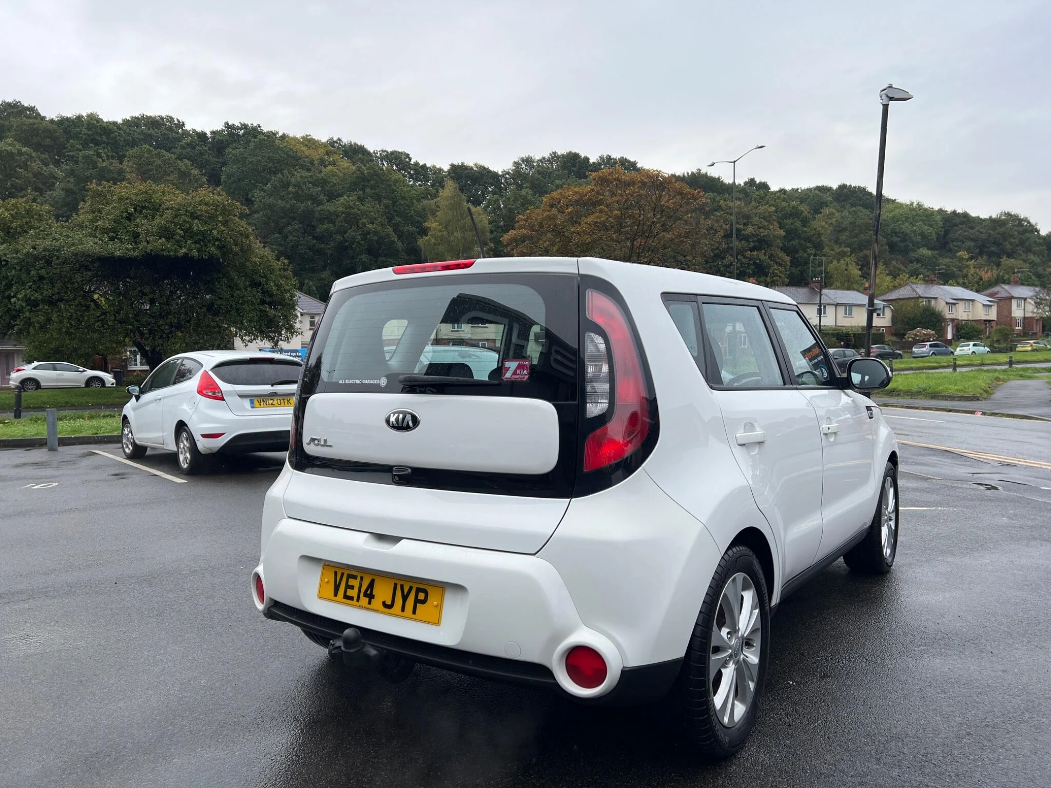 Vehicle image 13